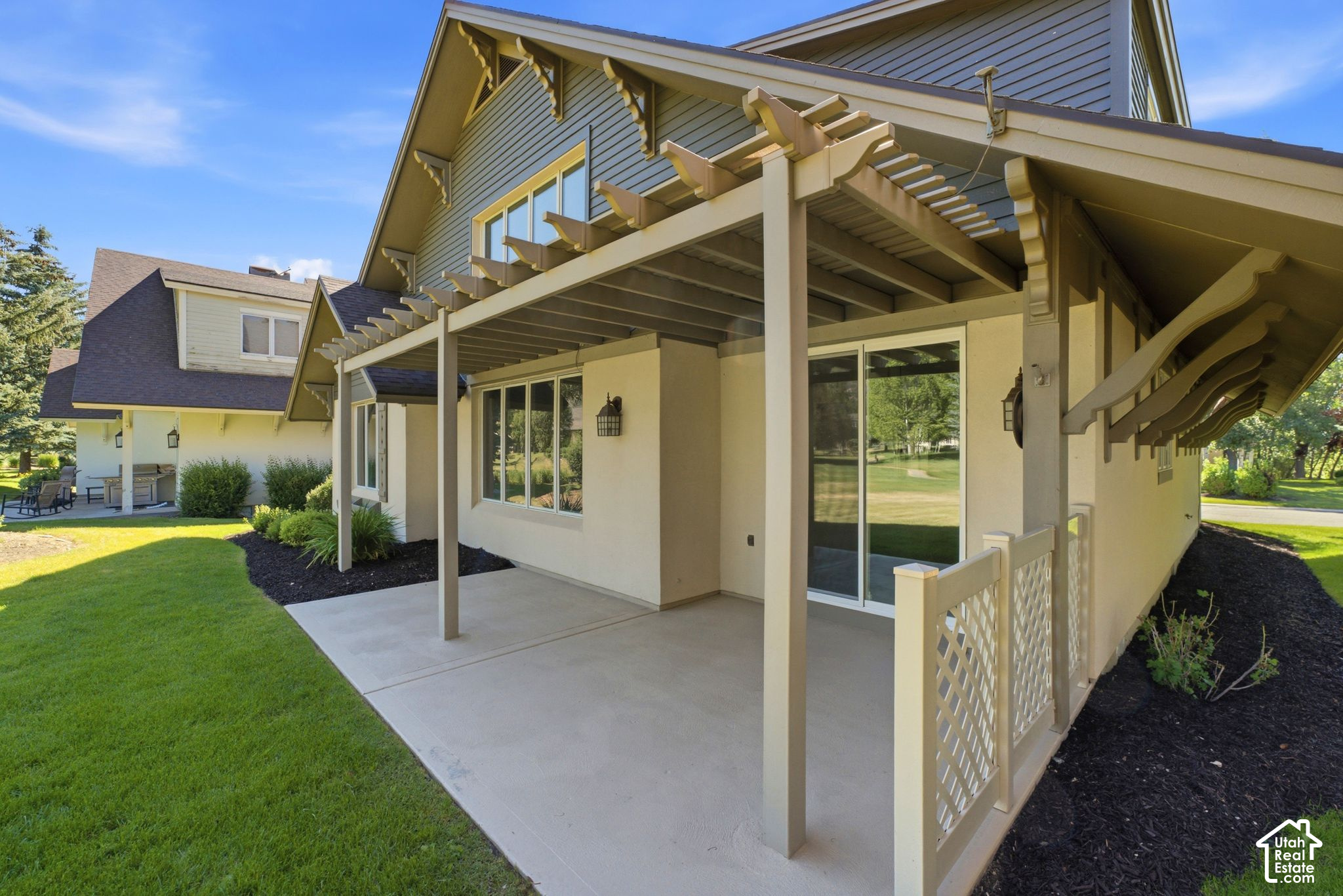 main property photo 33