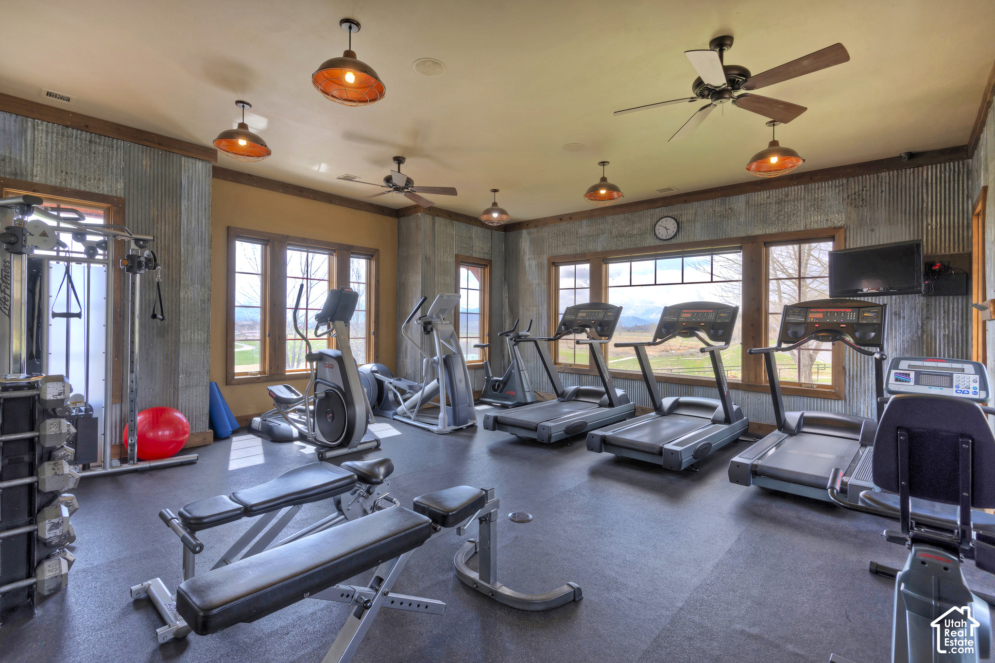 main property photo 40
