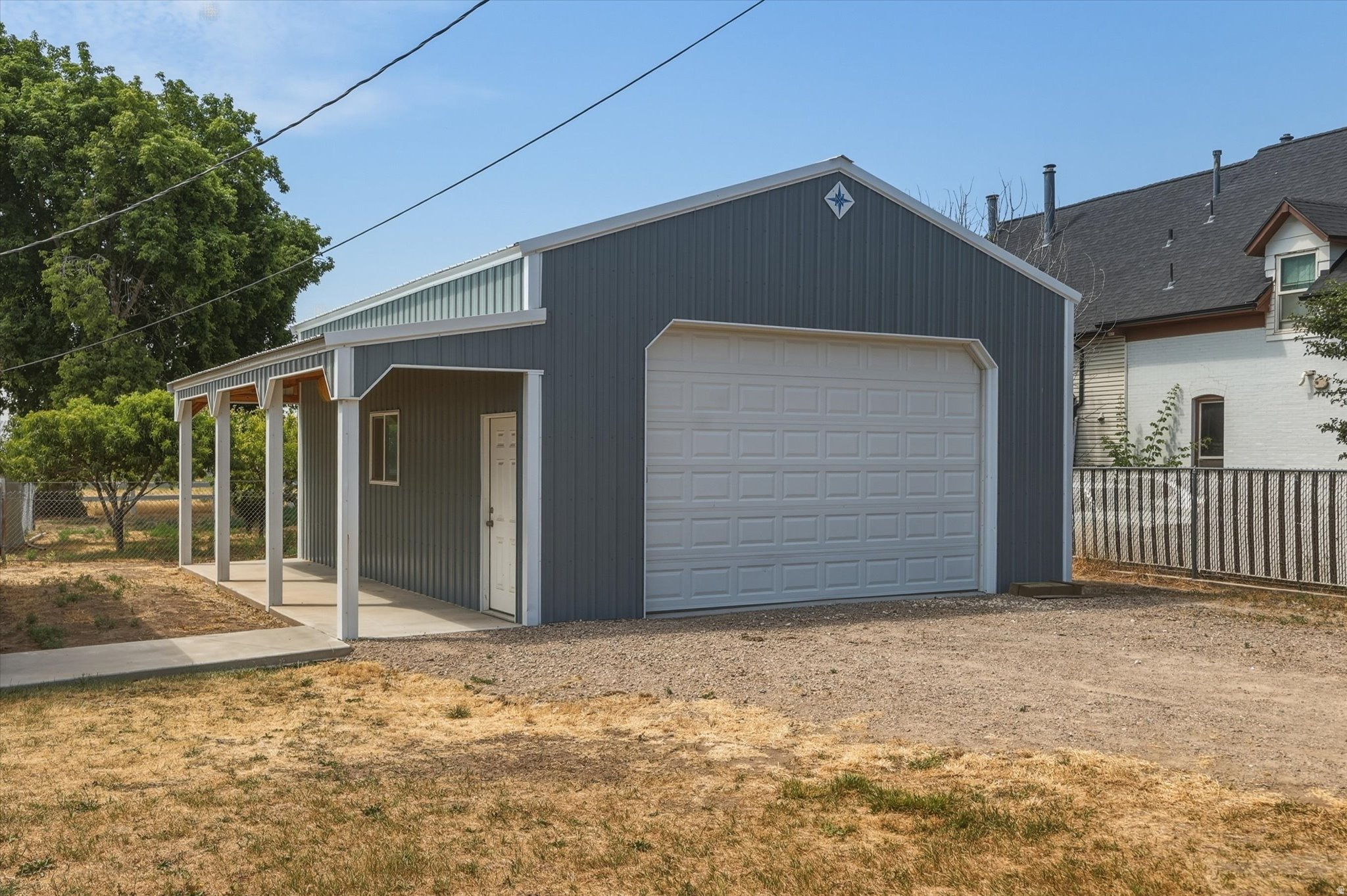 main property photo 14