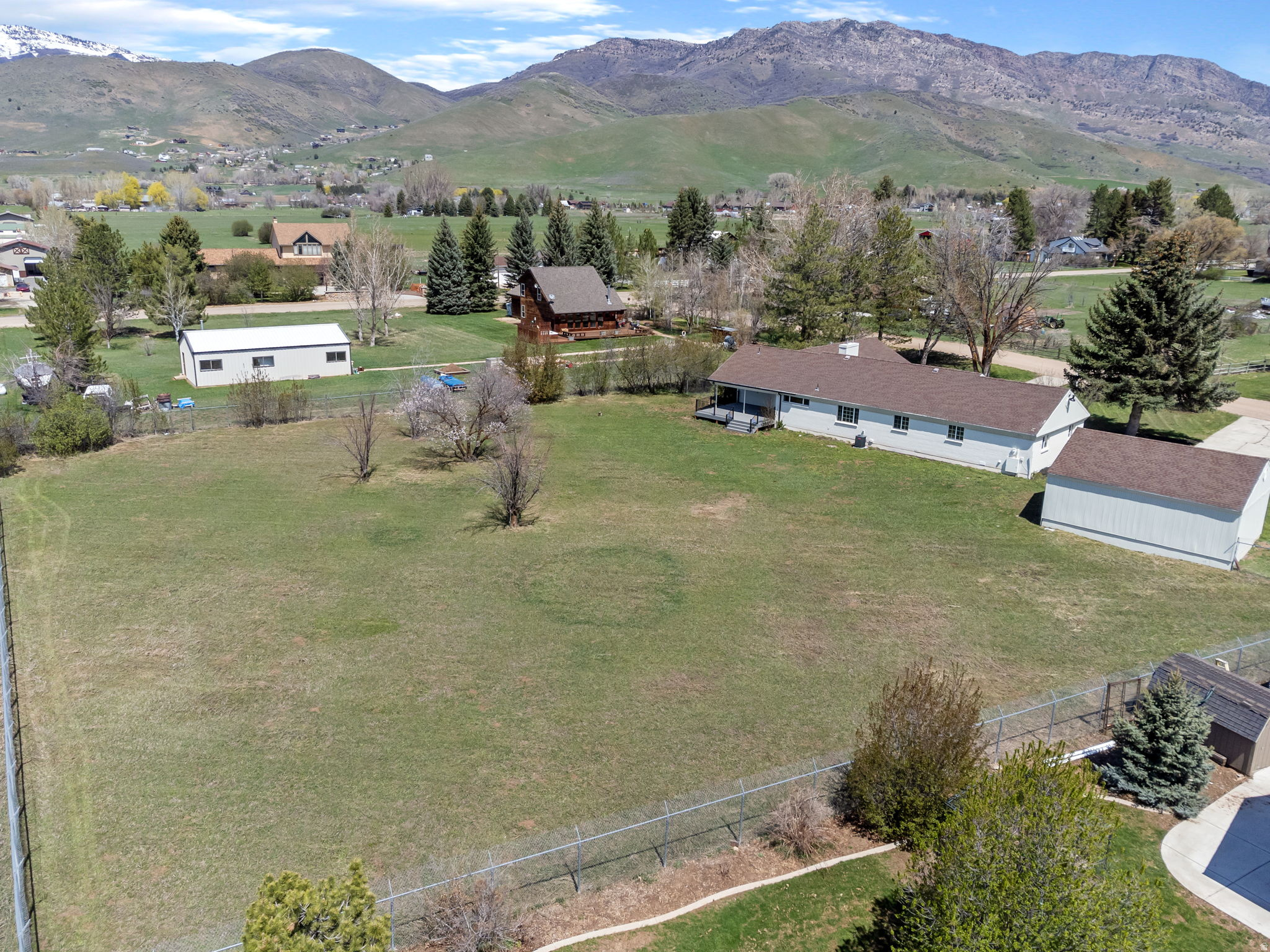 main property photo 32