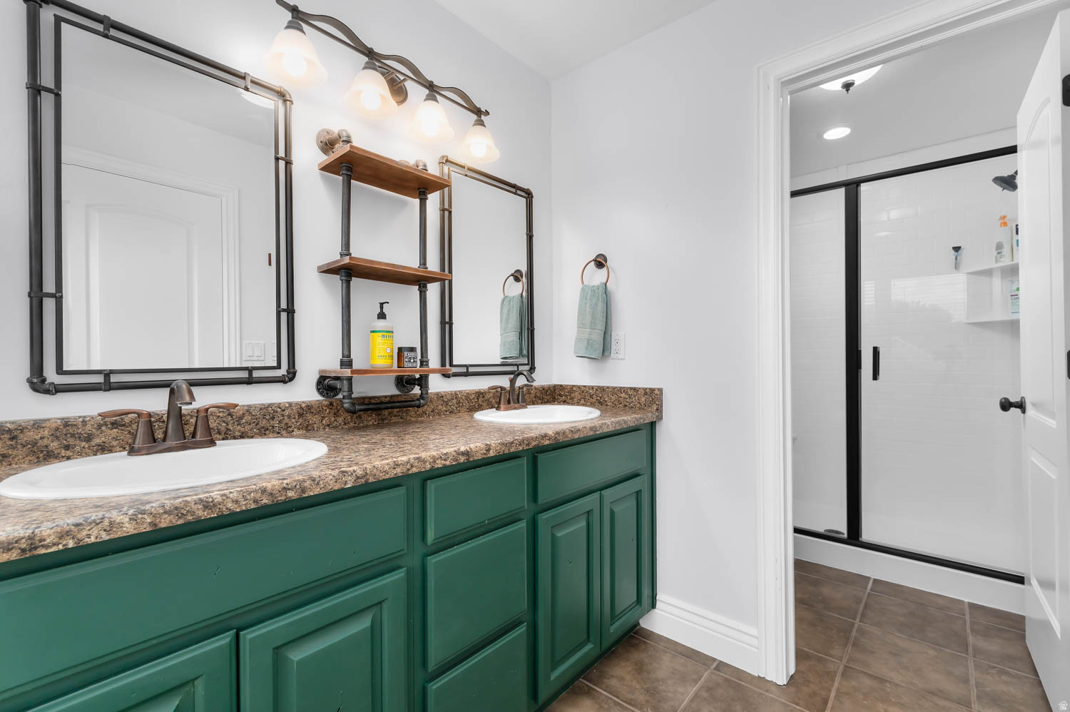 main property photo 17