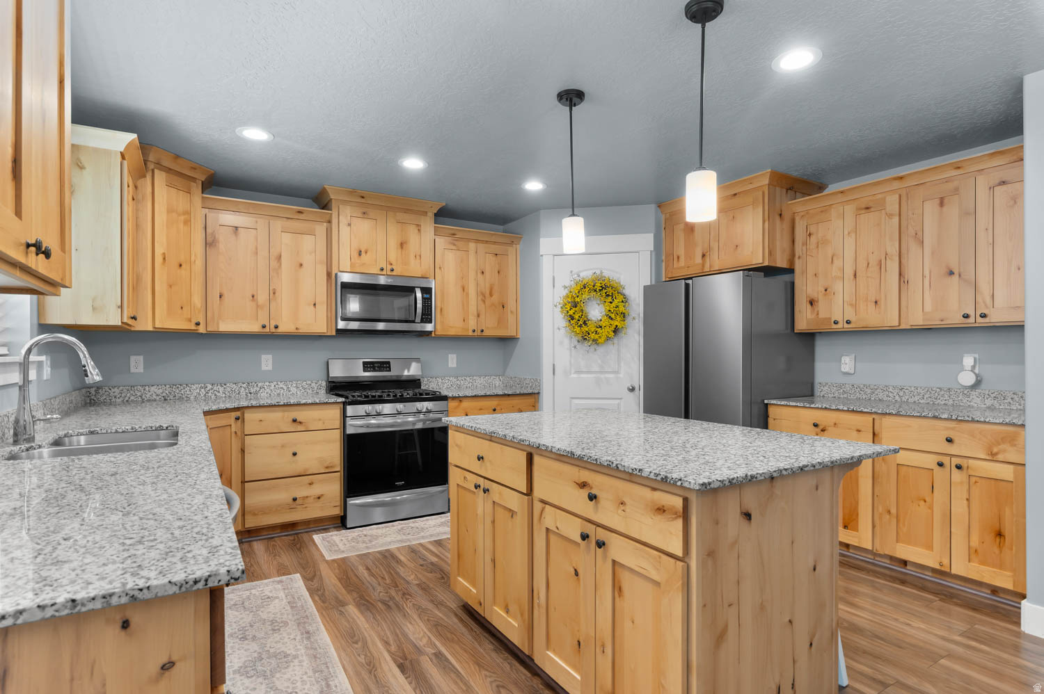 main property photo 8