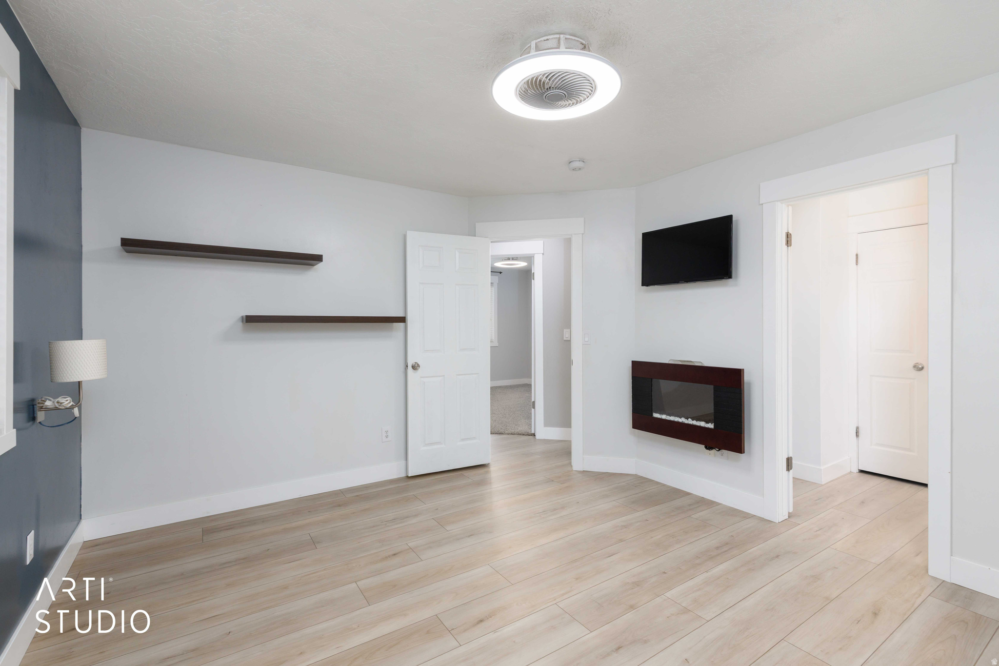 main property photo 18