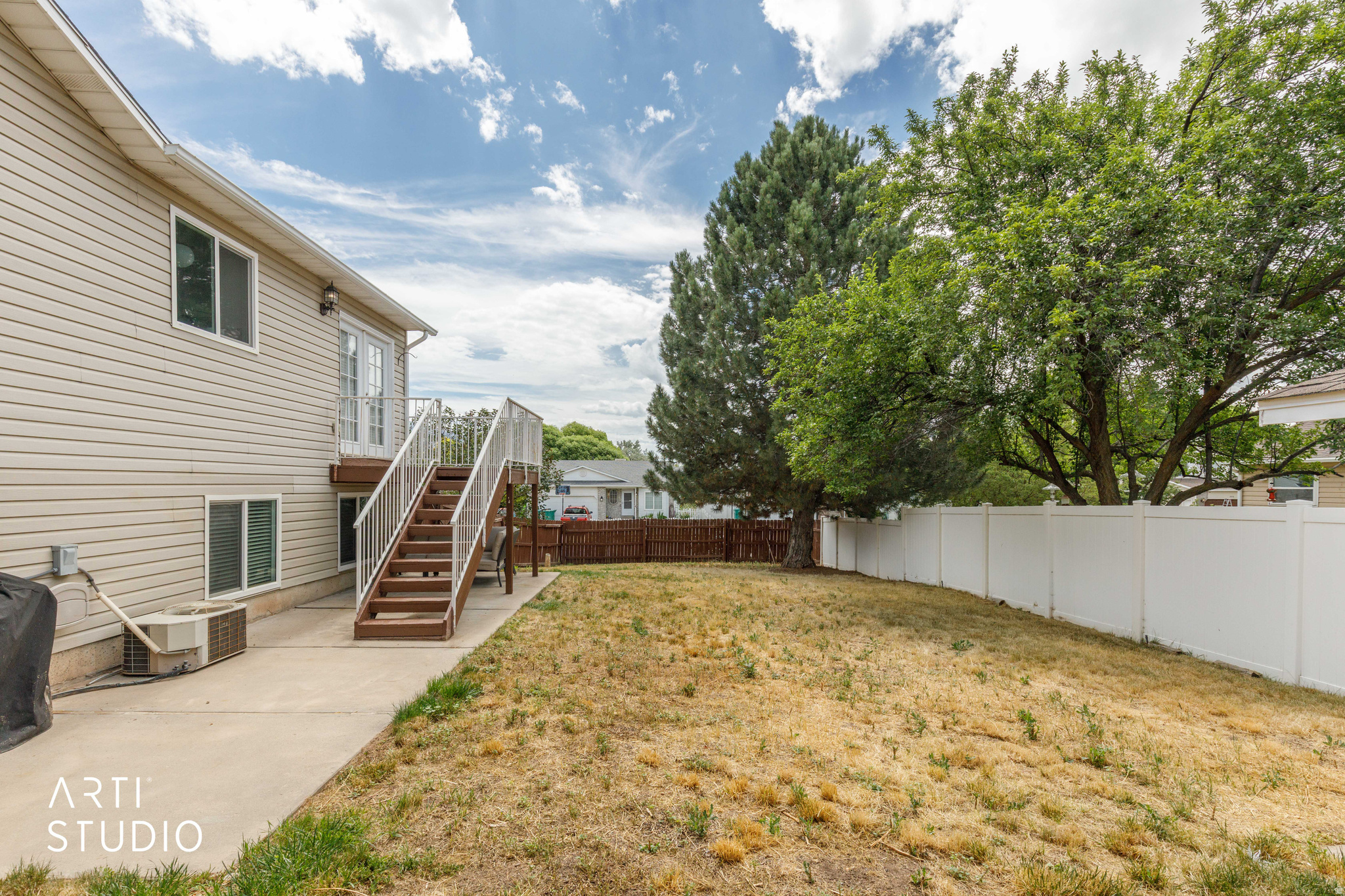 main property photo 32