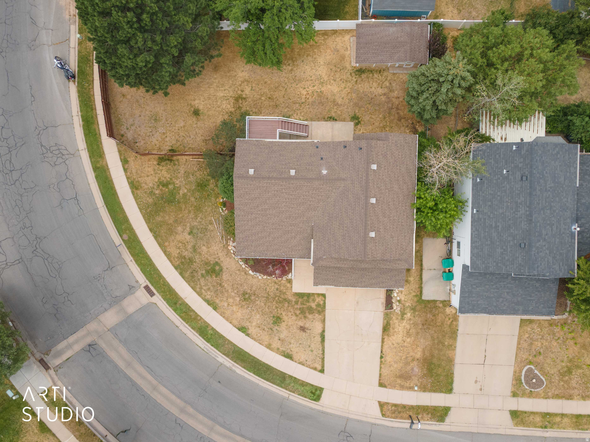 main property photo 38