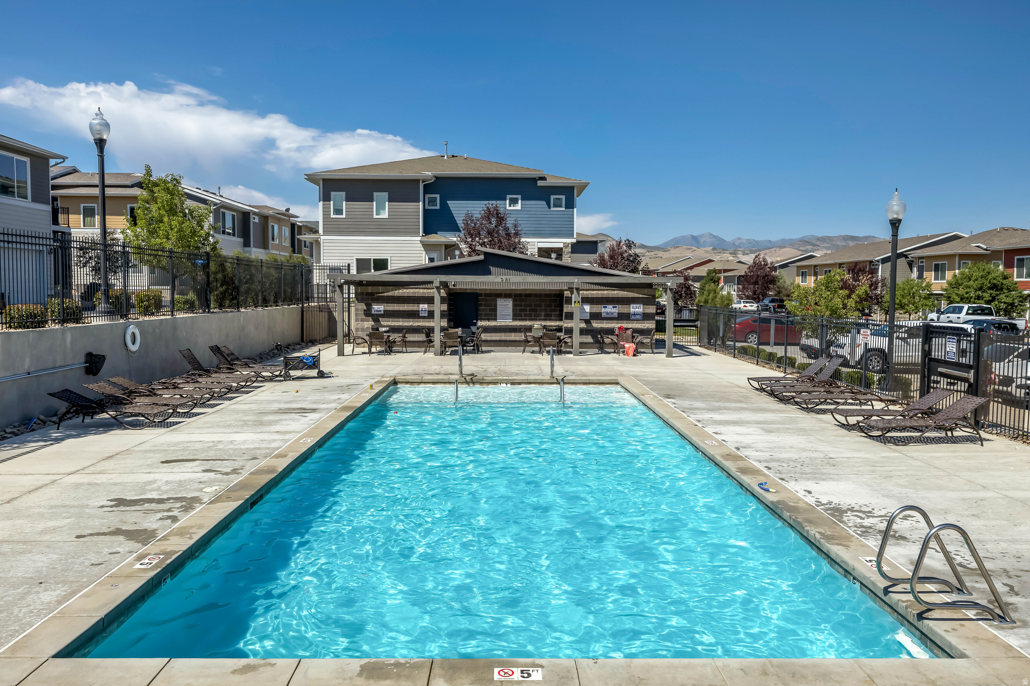 main property photo 20