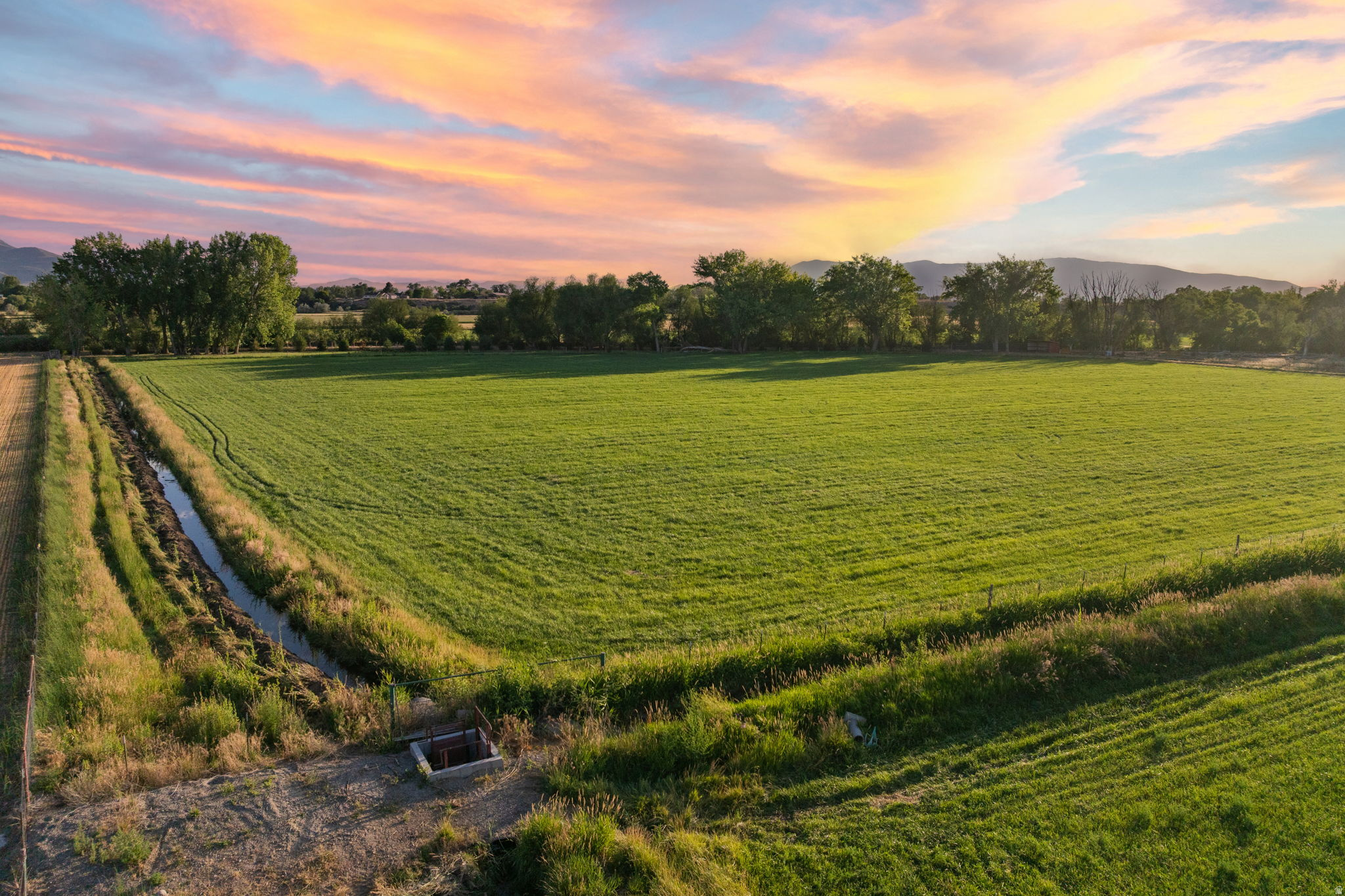 main property photo 17