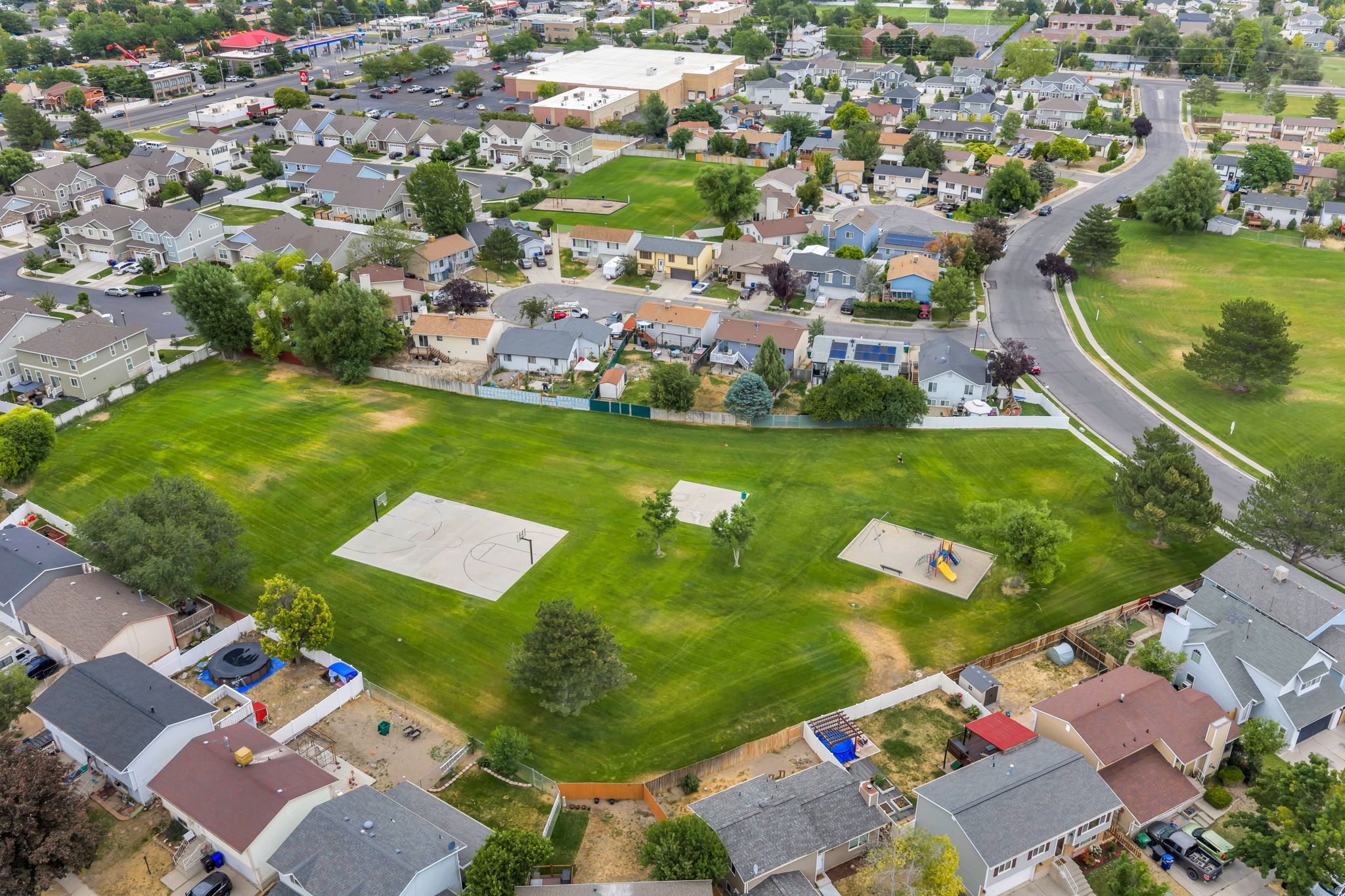 main property photo 30