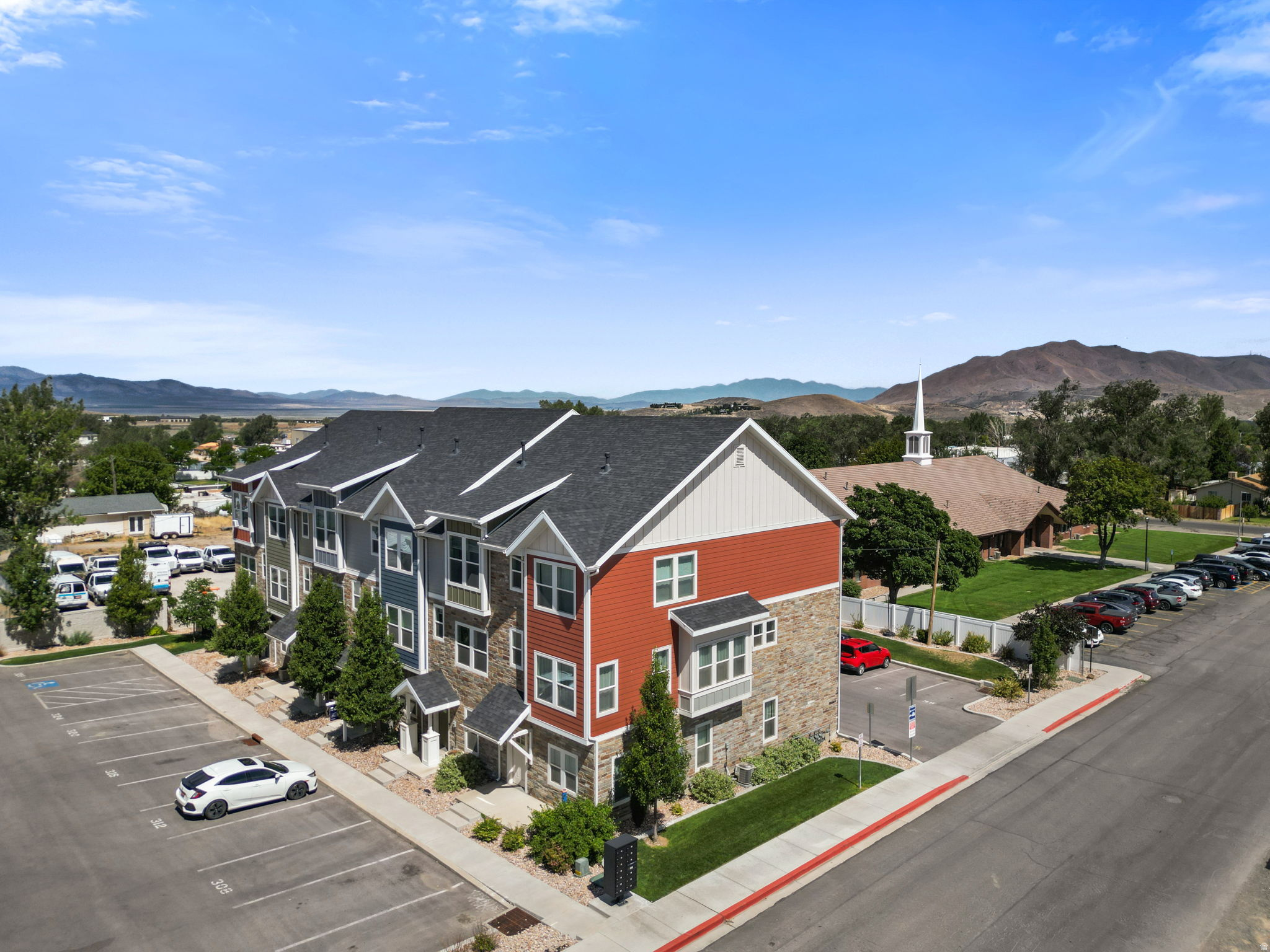 main property photo 25