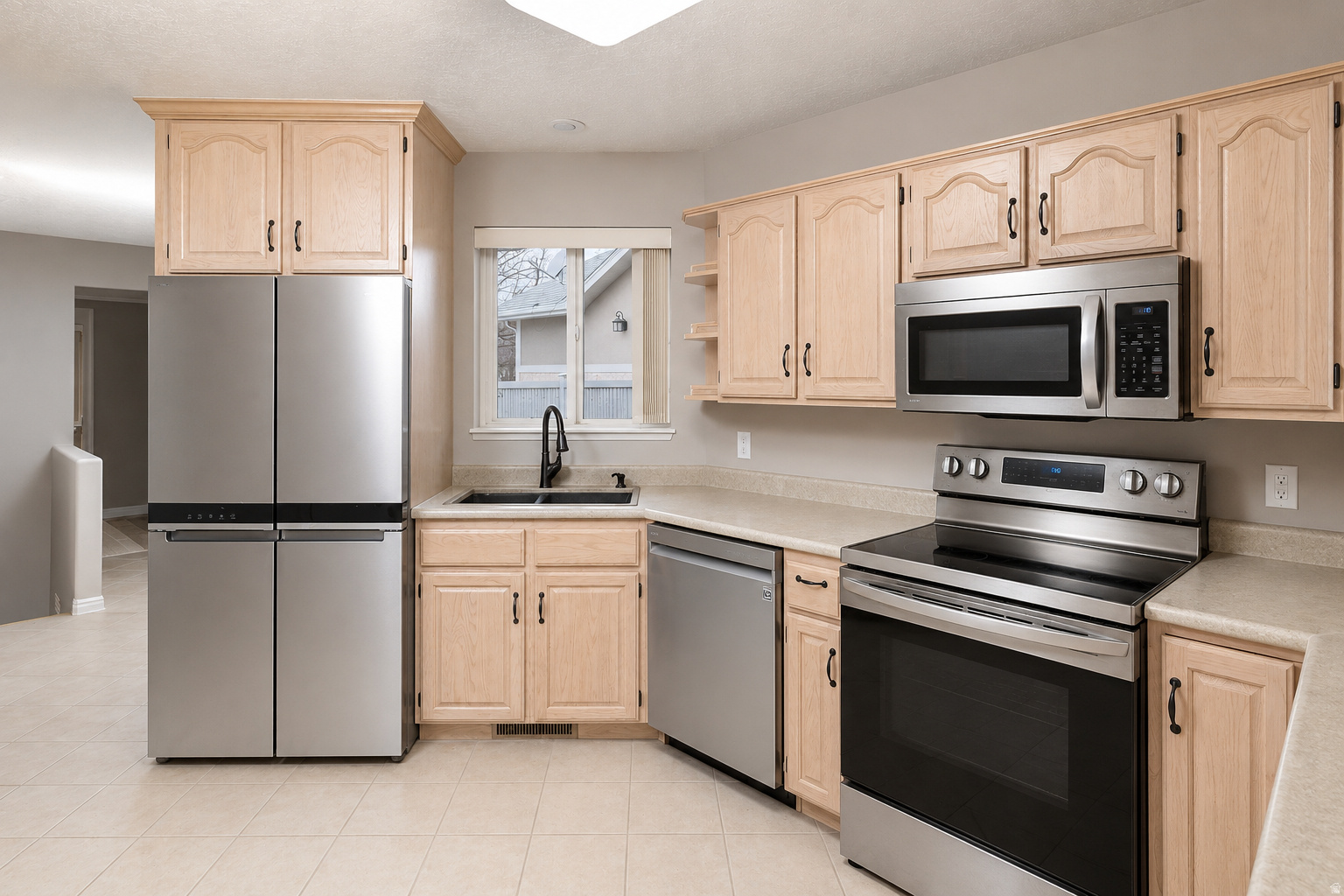 main property photo 3