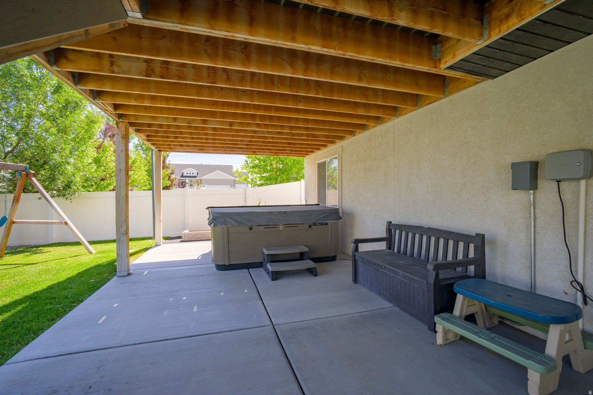 main property photo 33