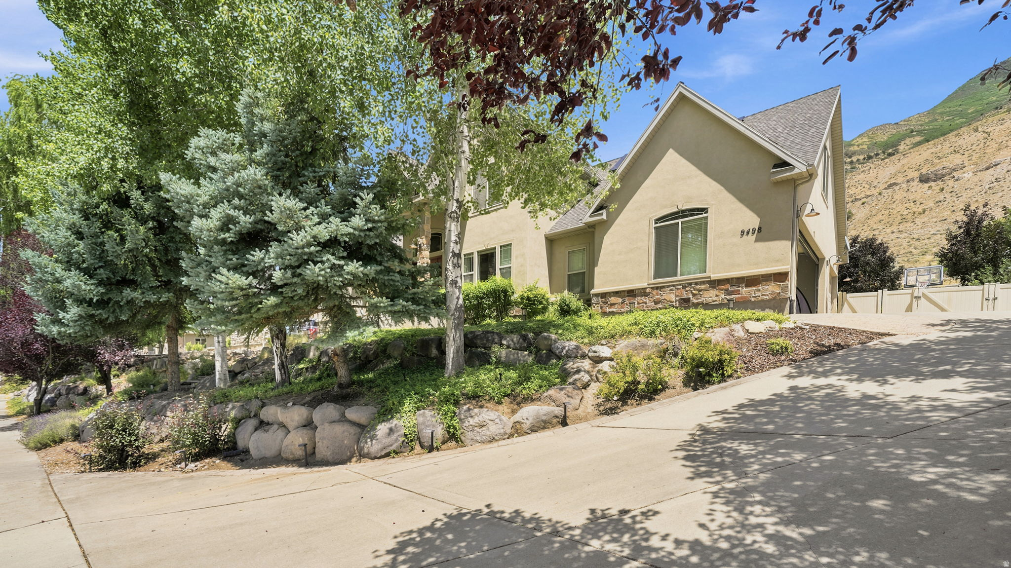 main property photo 40