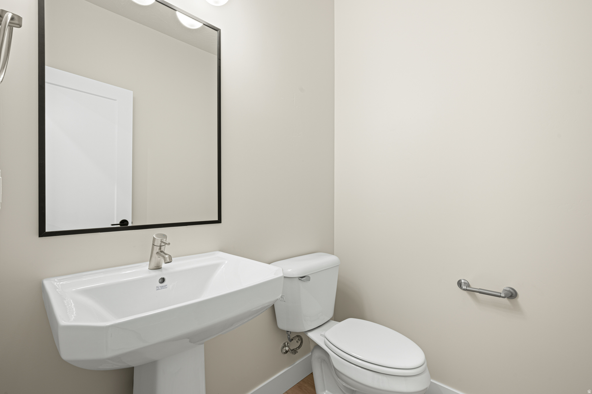 main property photo 6