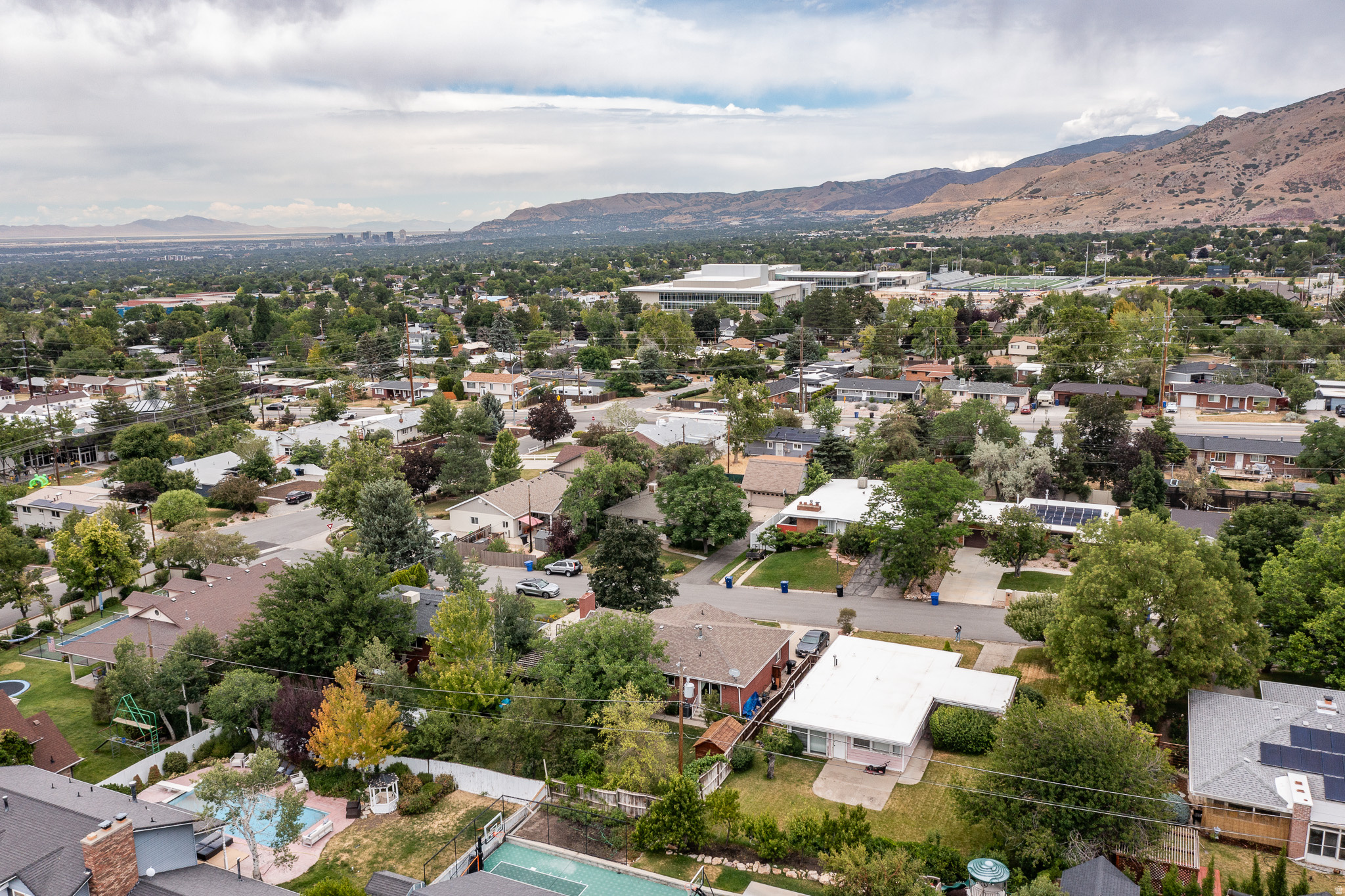 main property photo 23