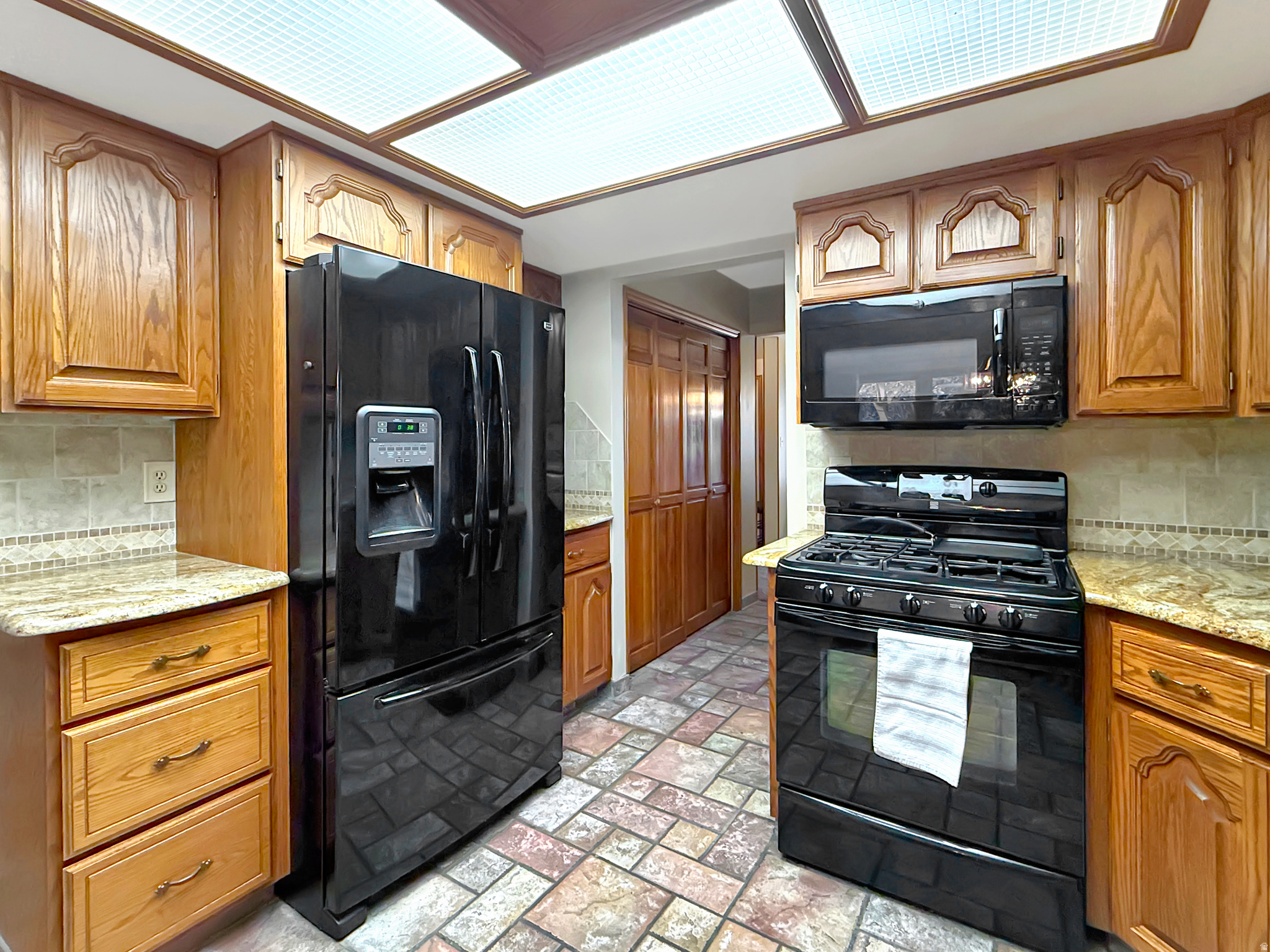 main property photo 9