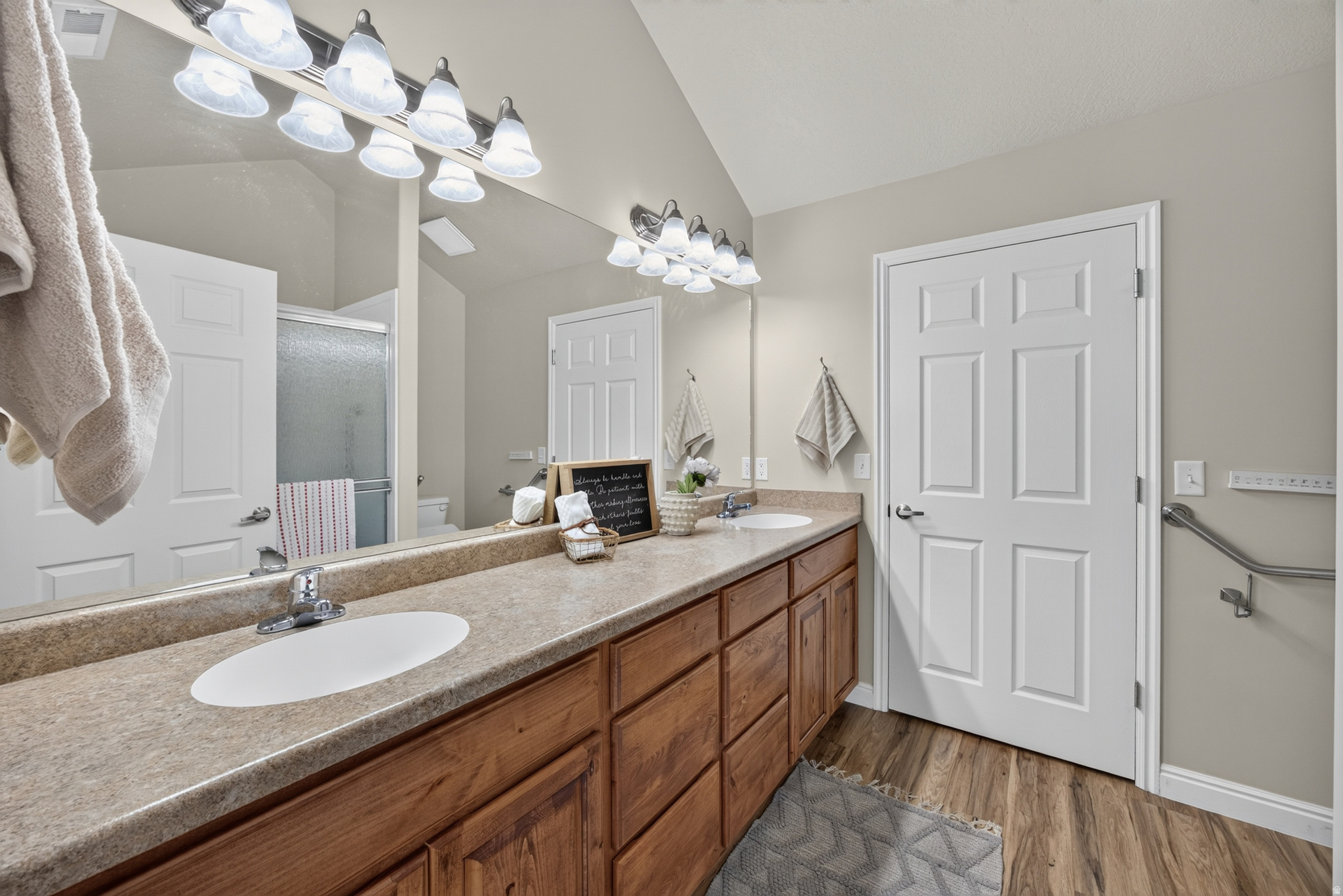 main property photo 14