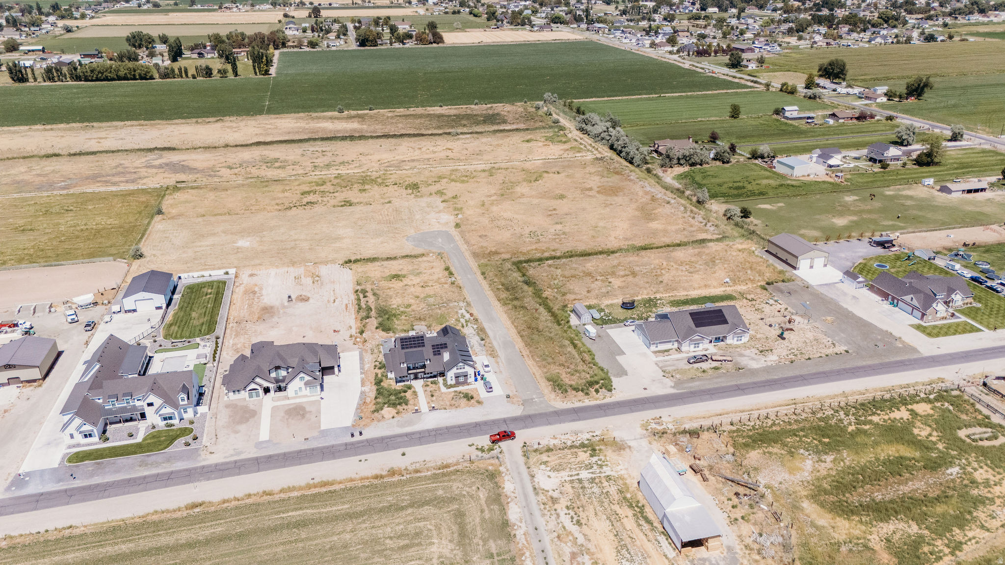 main property photo 14