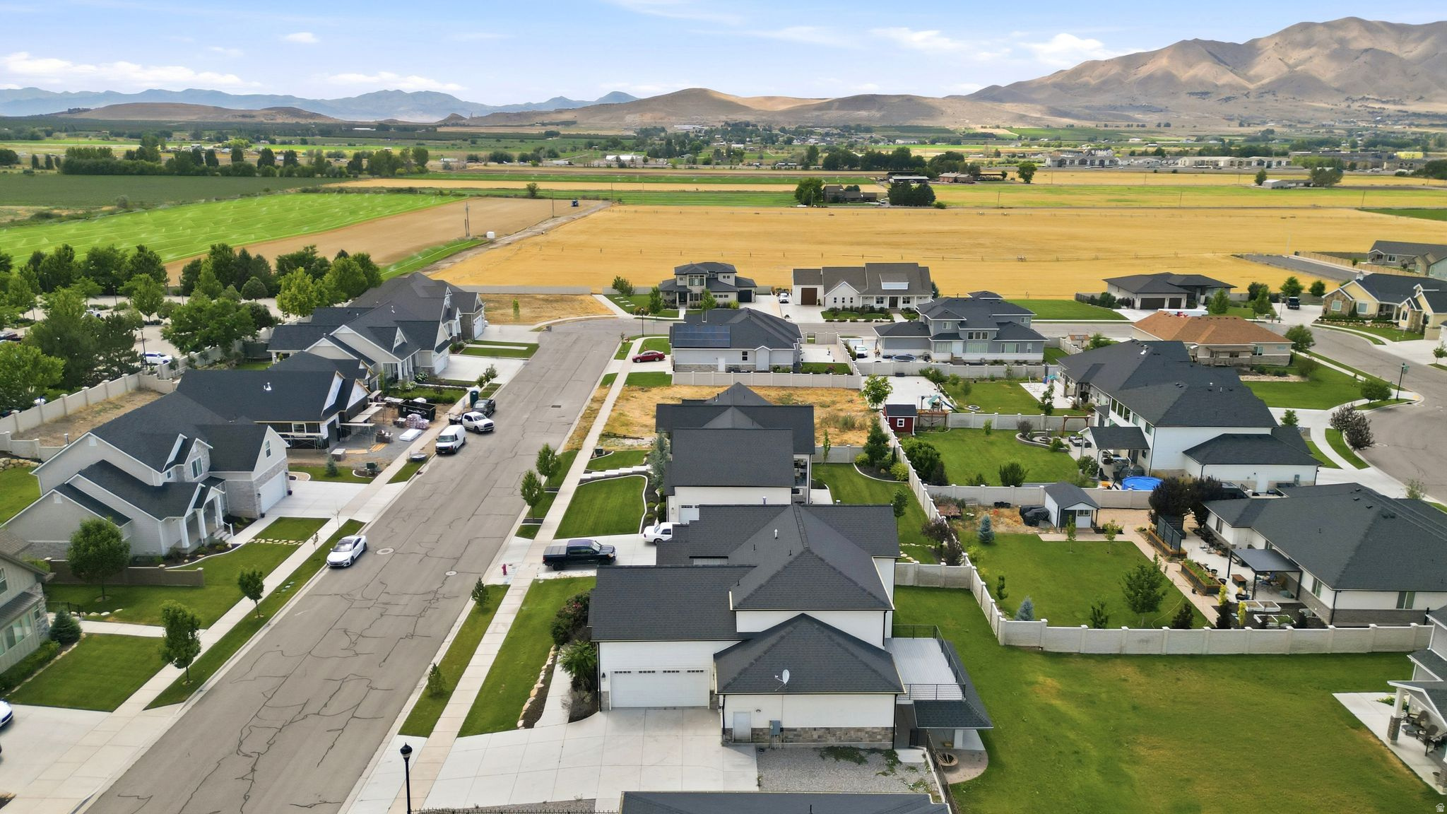 main property photo 64