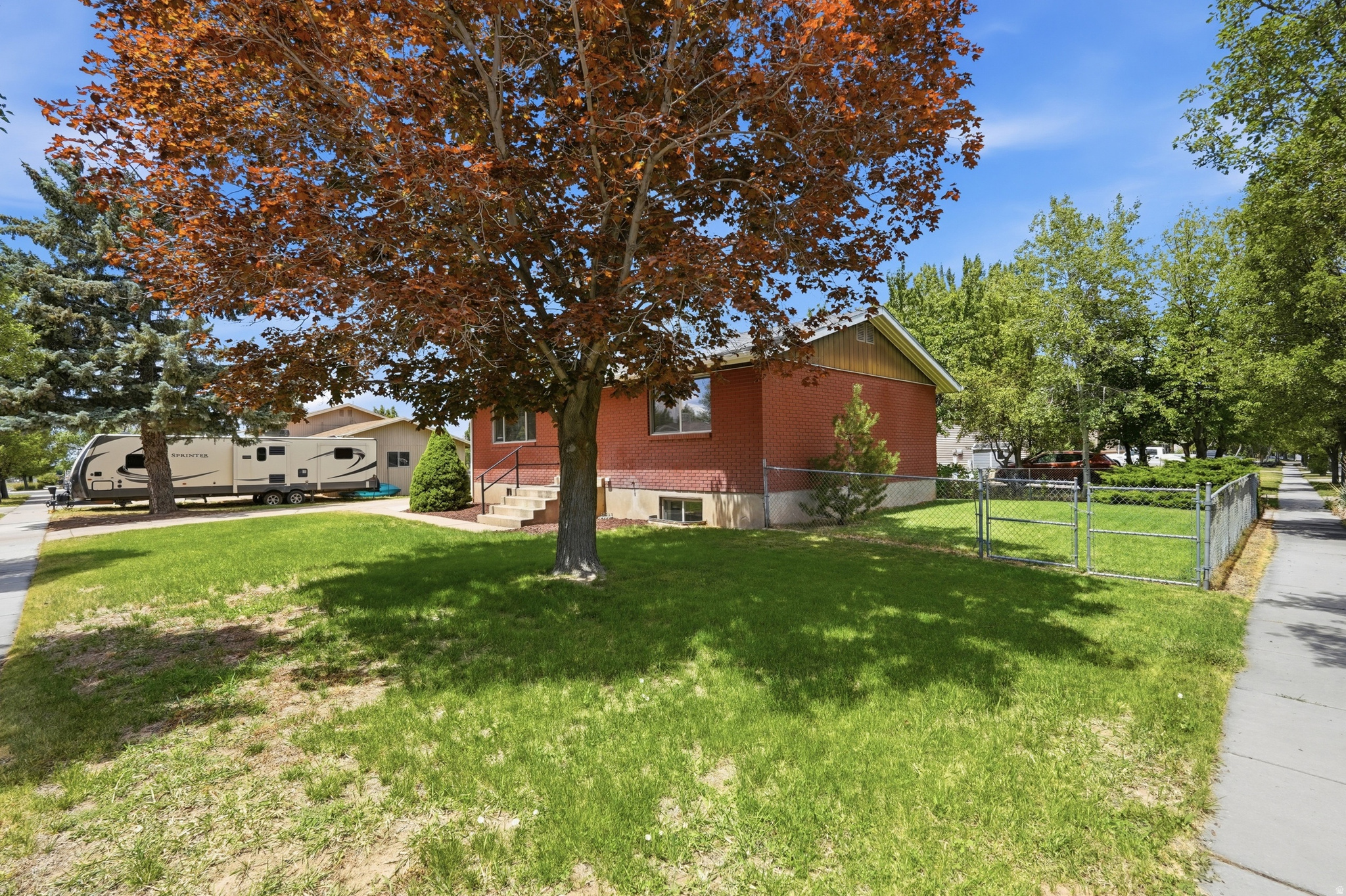 main property photo 22