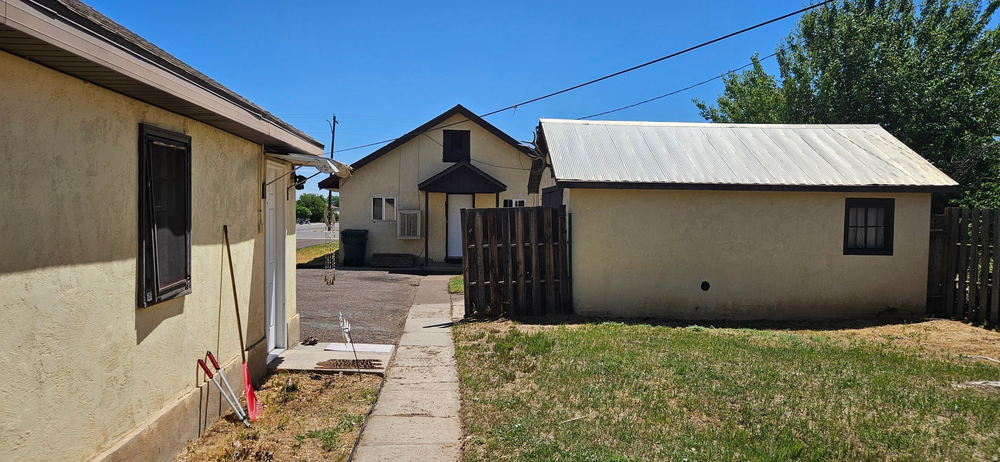 main property photo 10