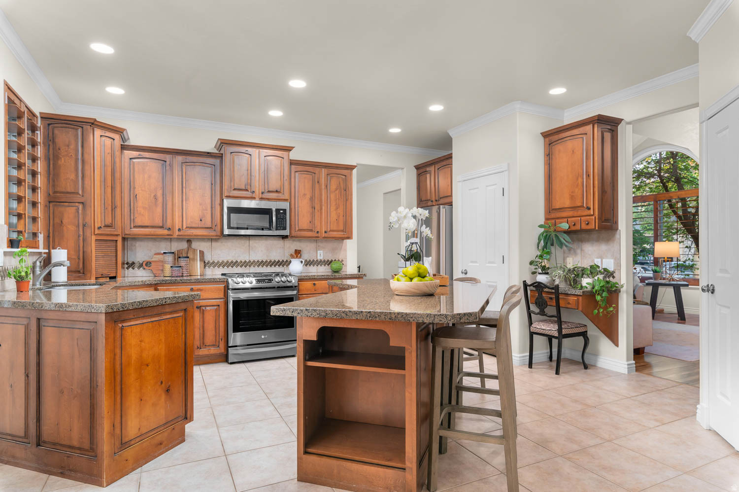 main property photo 18