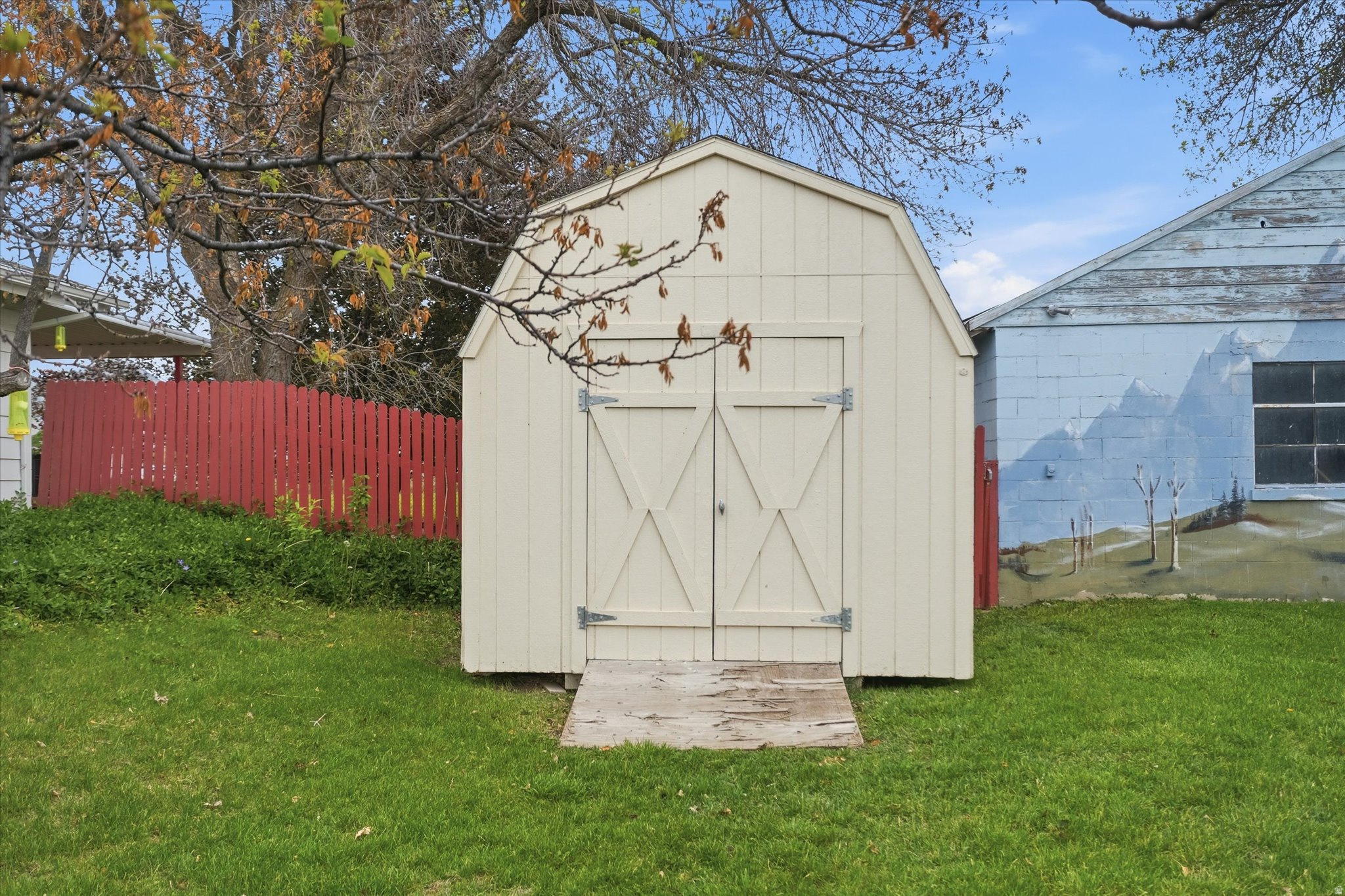 main property photo 48