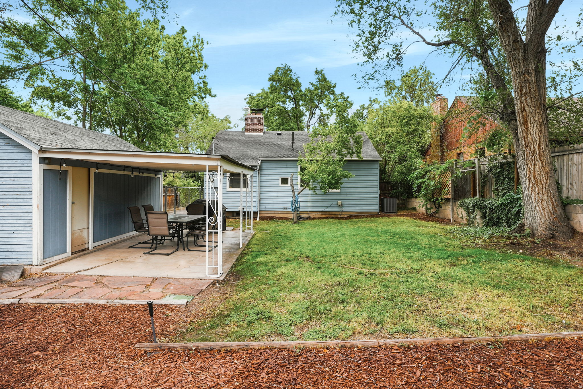 main property photo 19