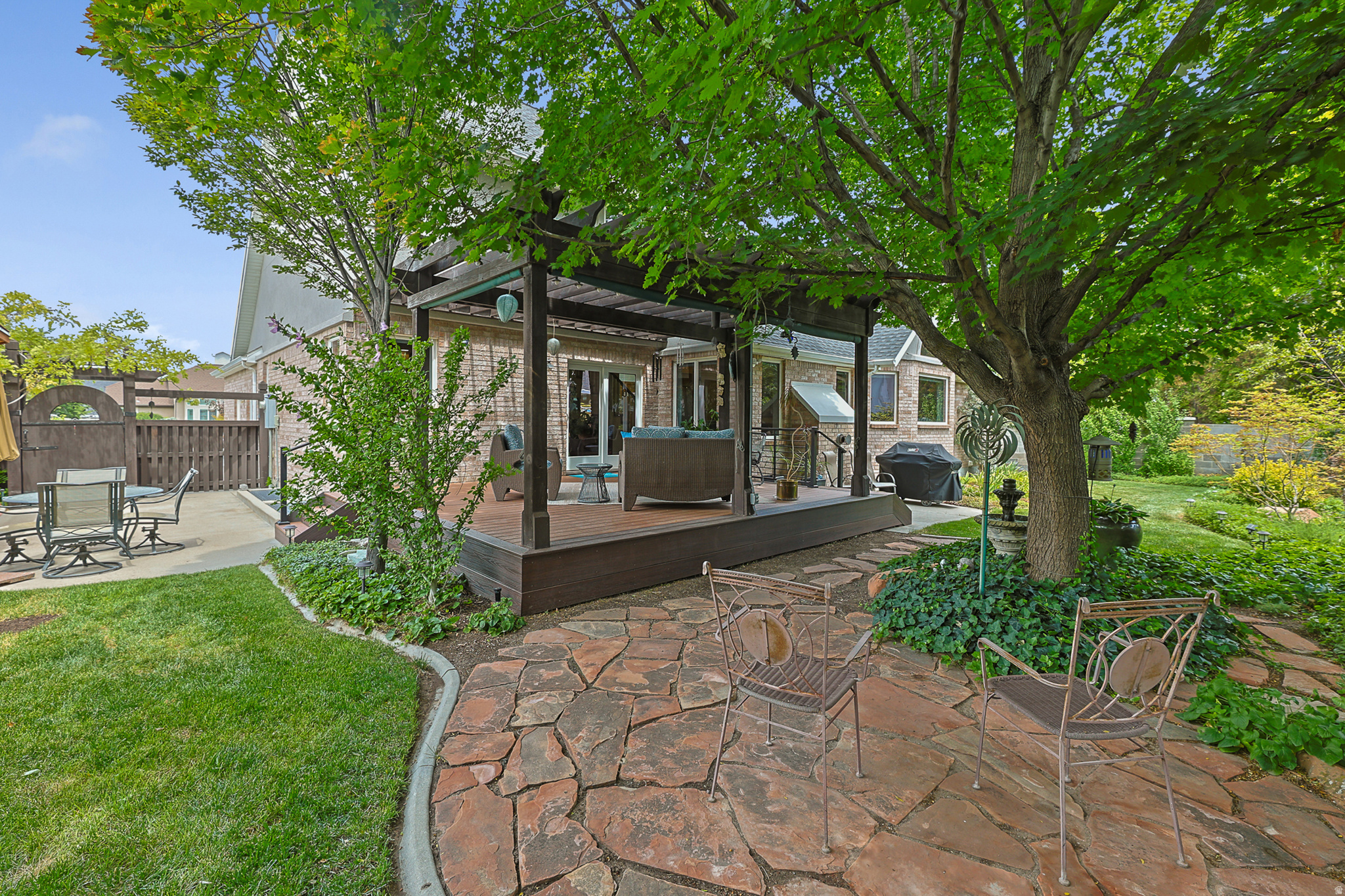 main property photo 38