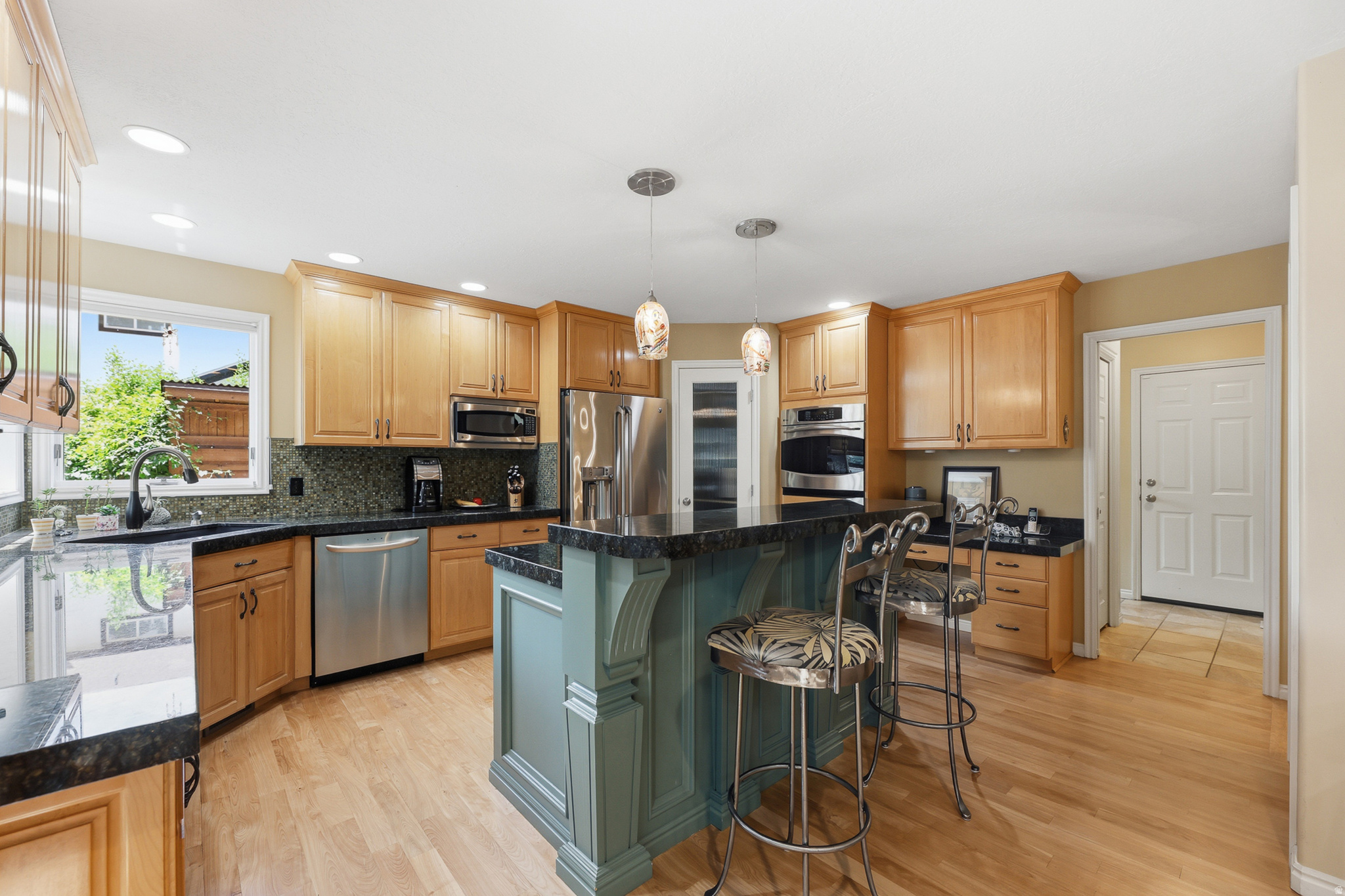 main property photo 8
