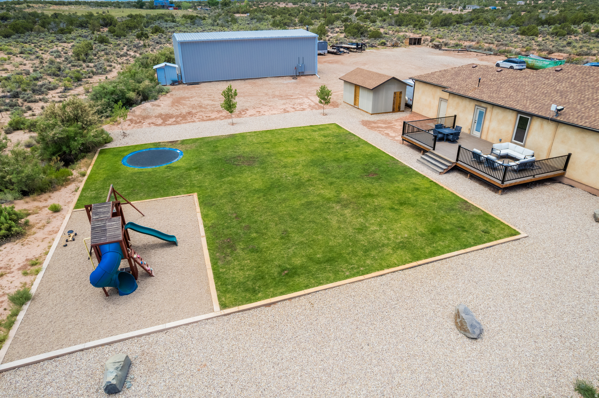 main property photo 28