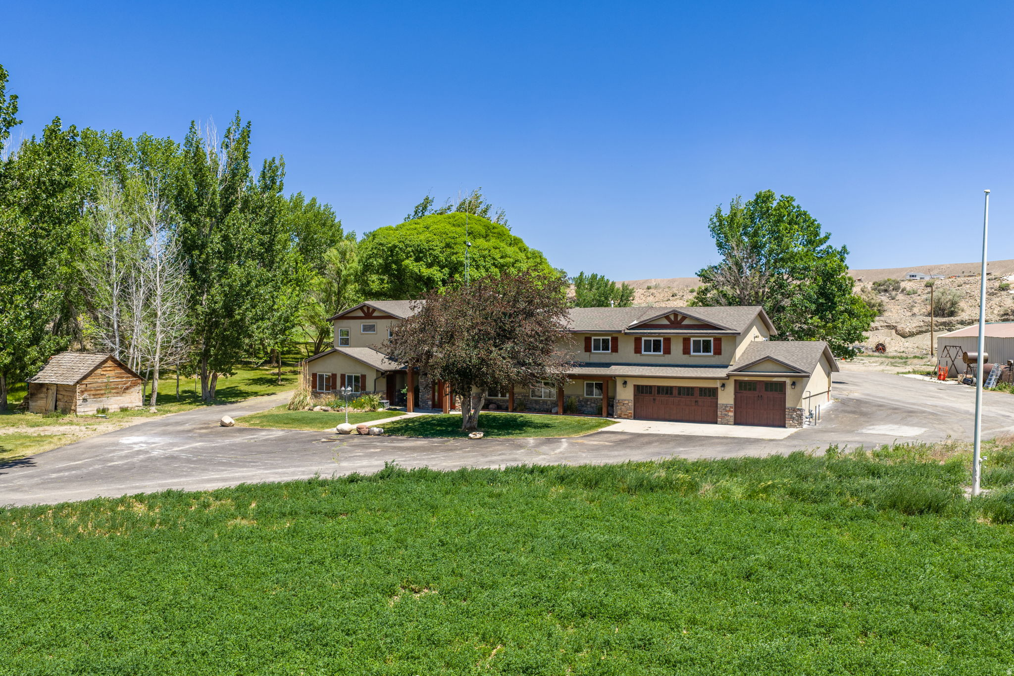 main property photo 0