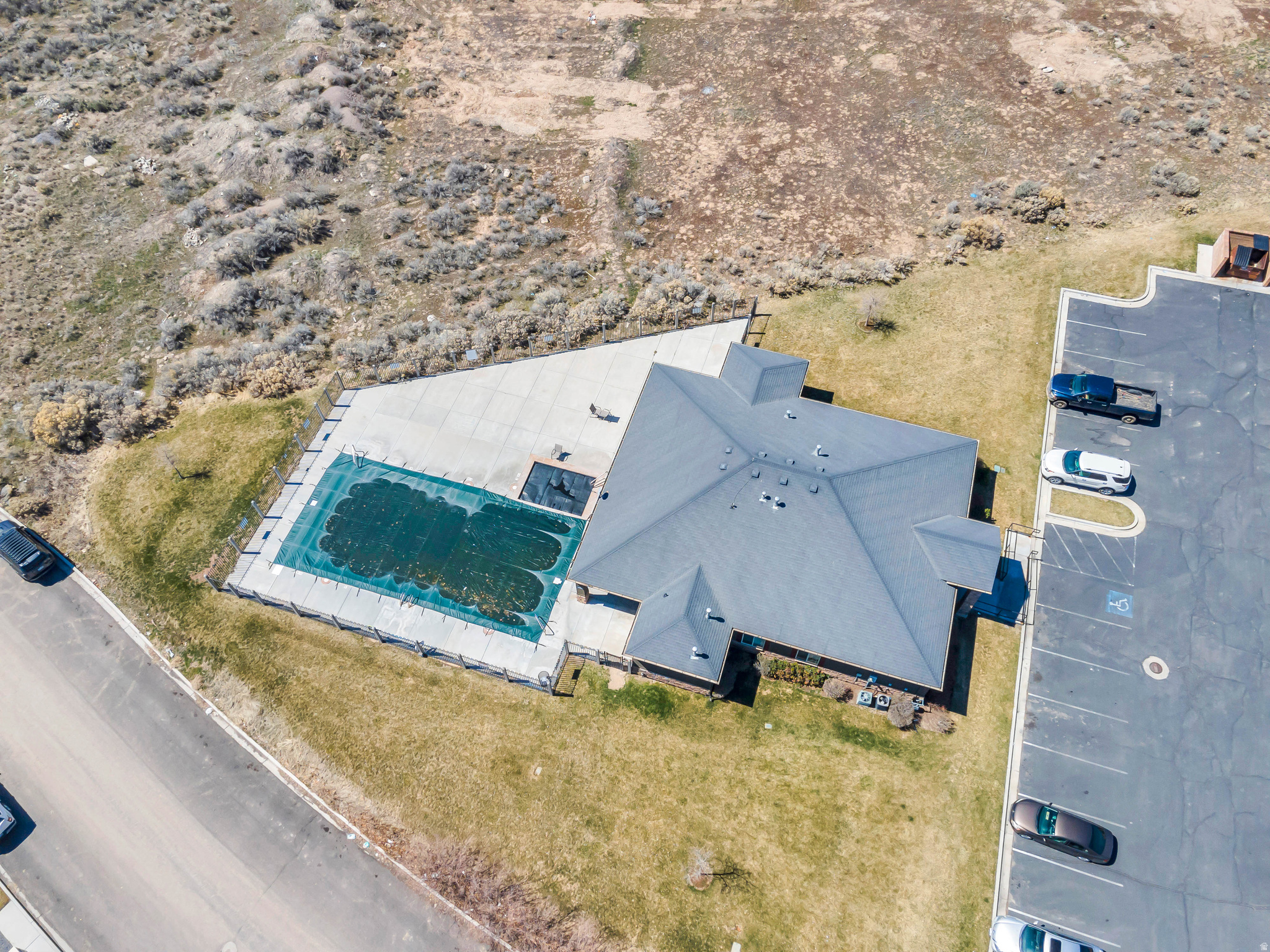 main property photo 18