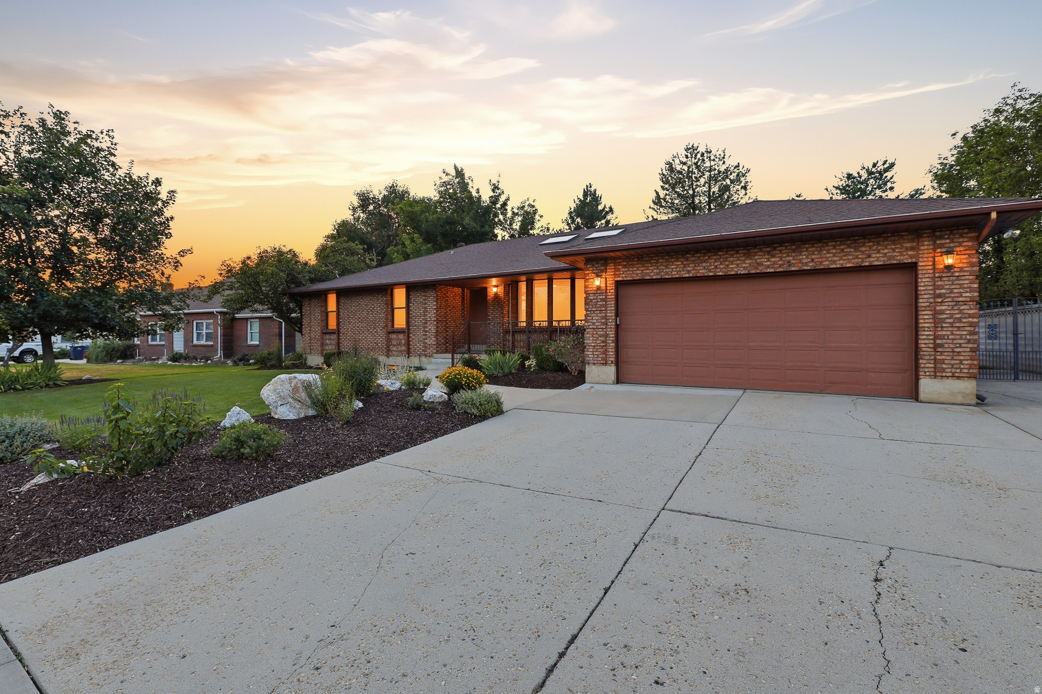 main property photo 28