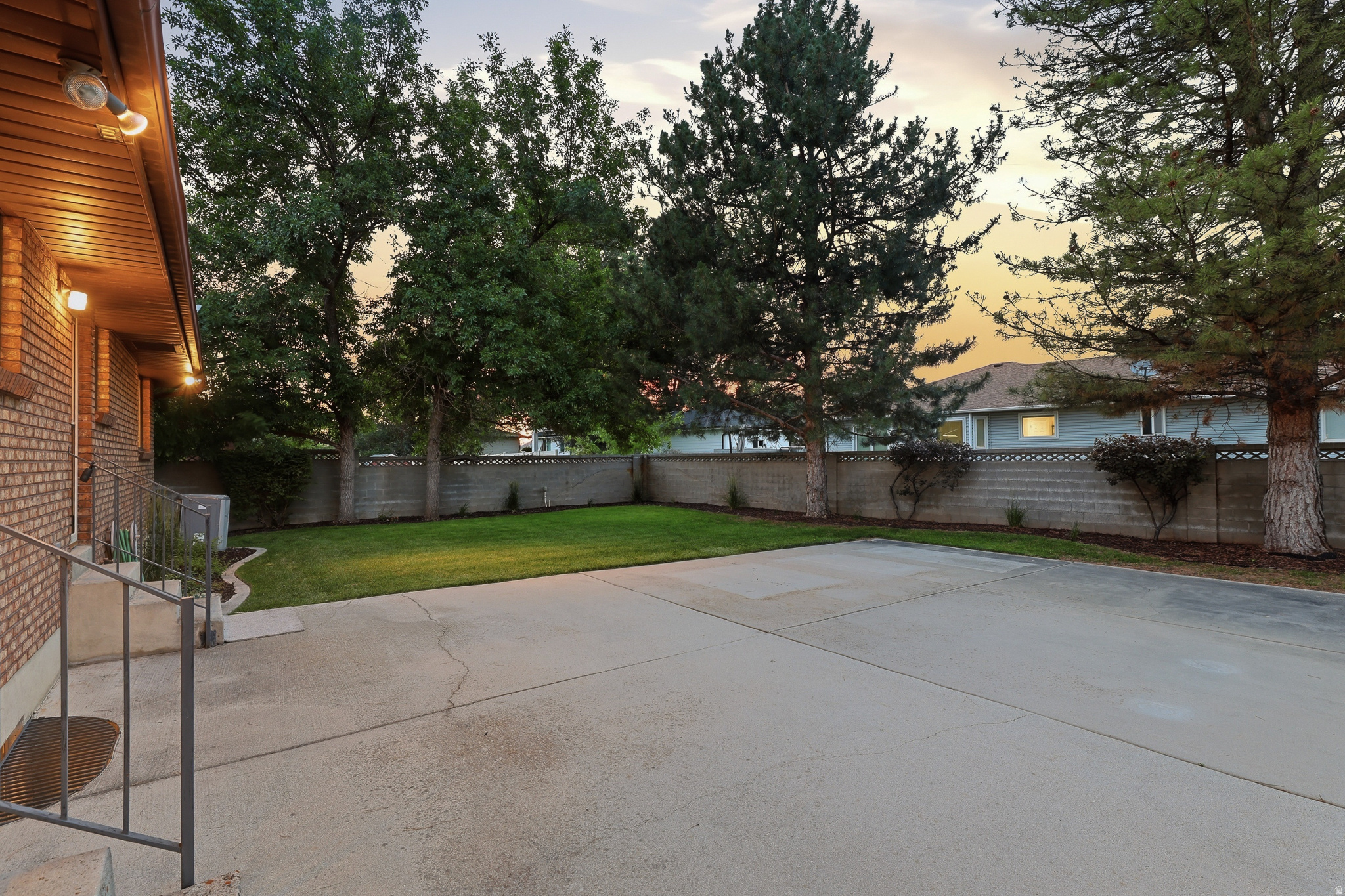 main property photo 32
