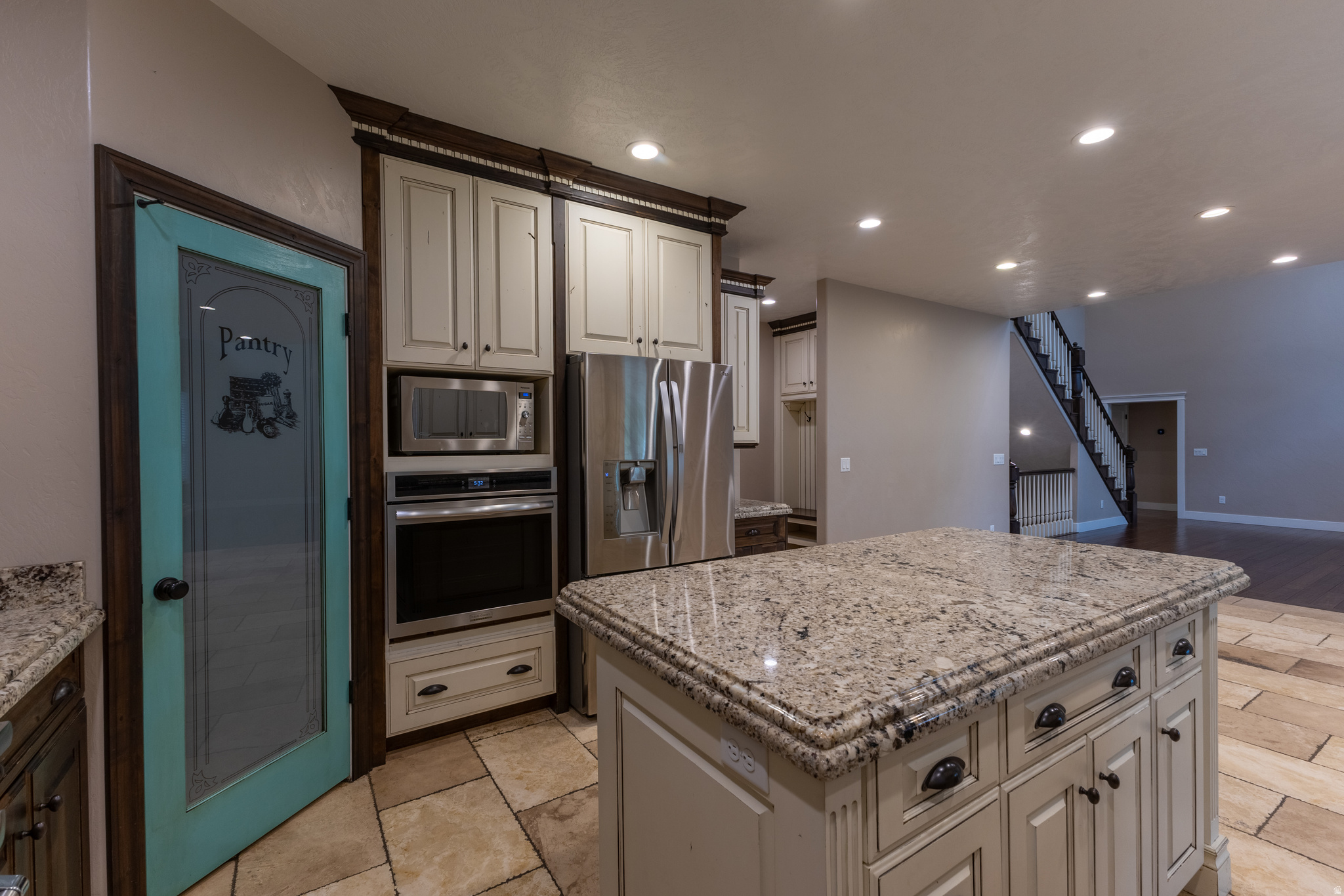 main property photo 12
