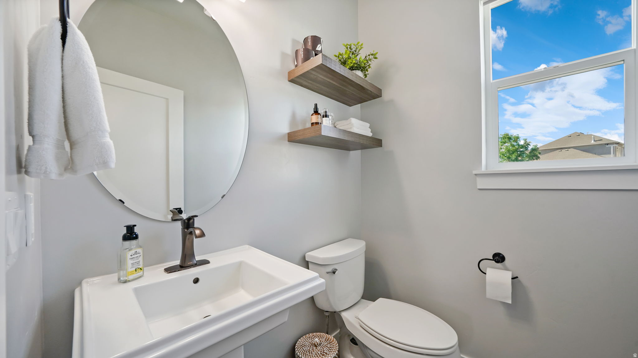 main property photo 9