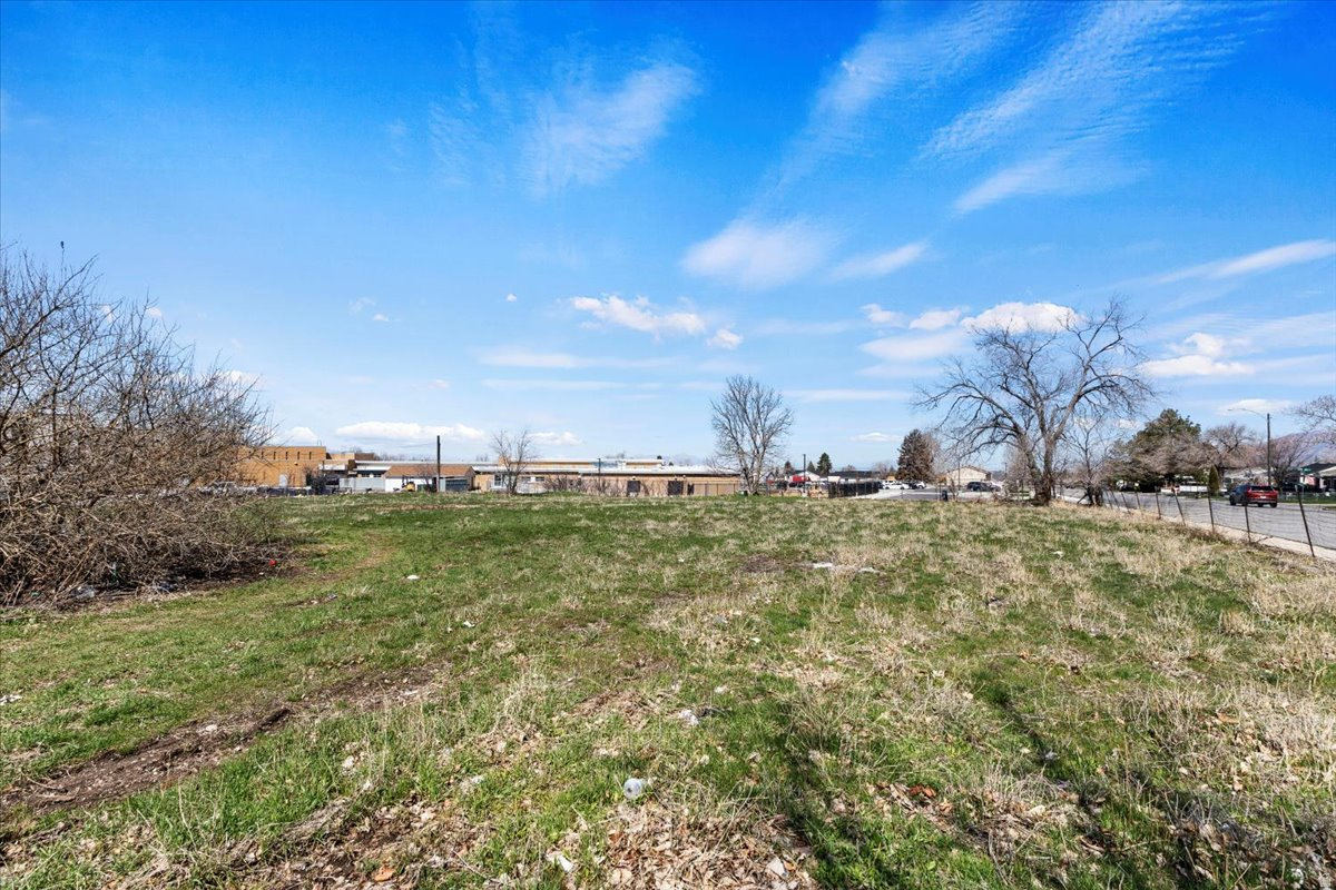 main property photo 13