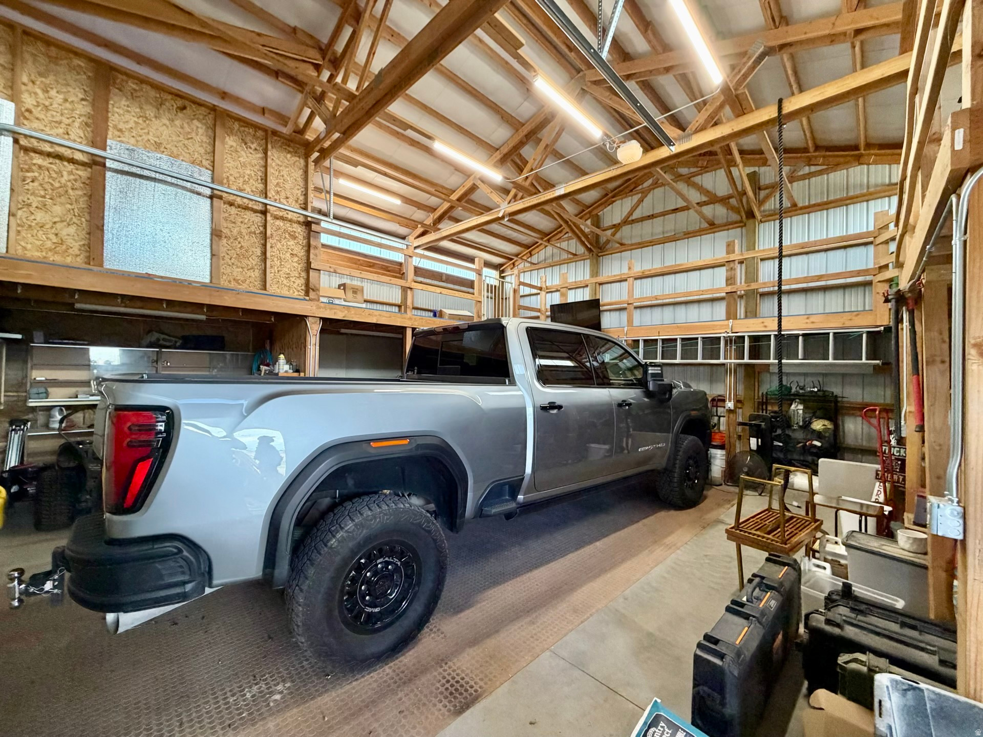 main property photo 40