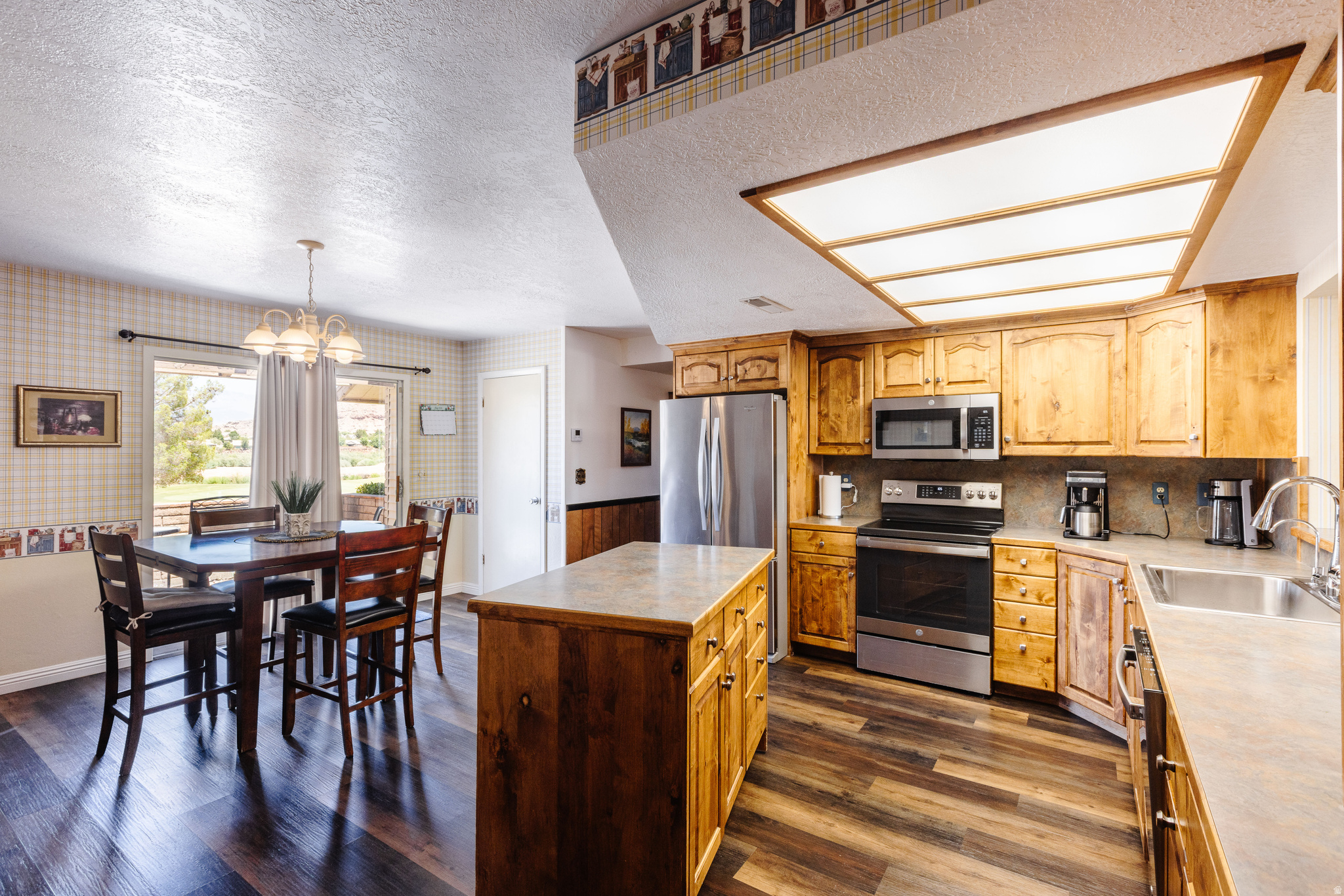 main property photo 16