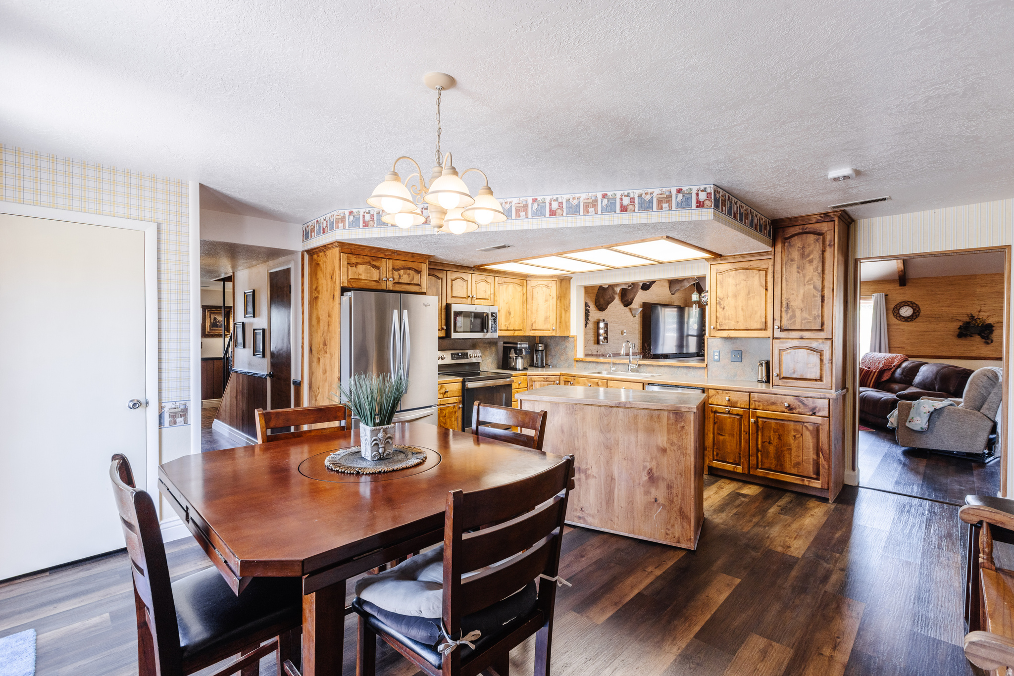 main property photo 3