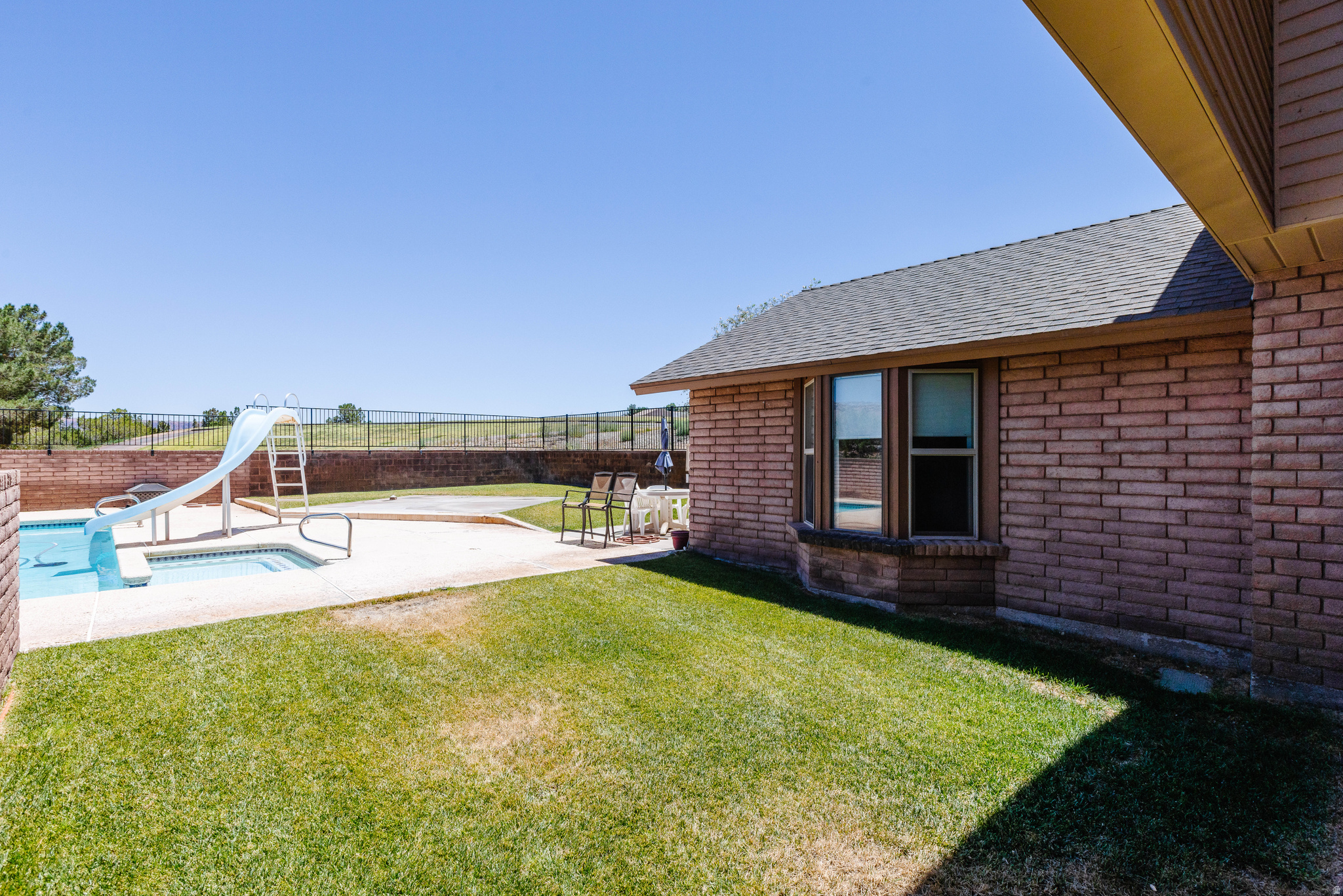 main property photo 47