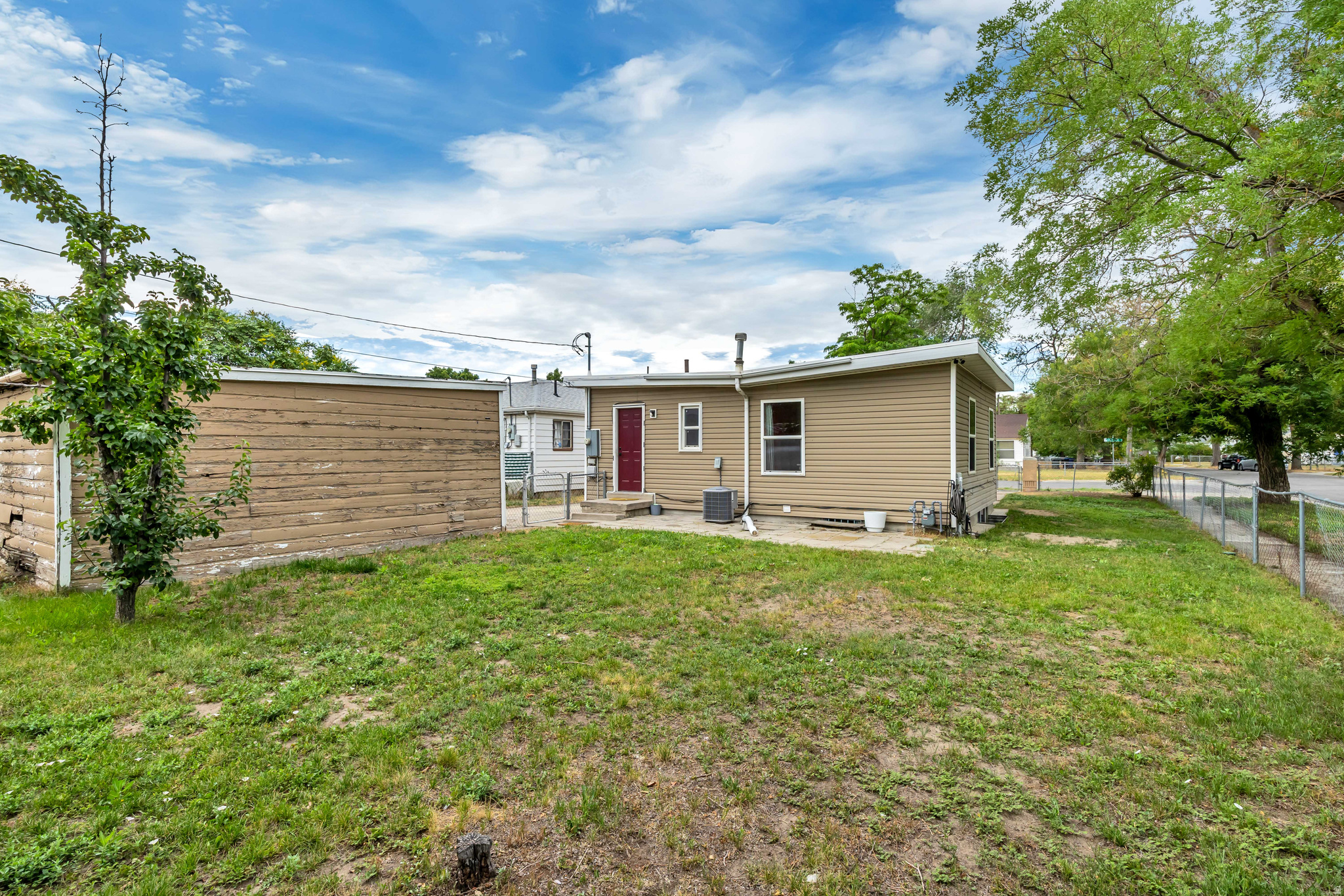 main property photo 23