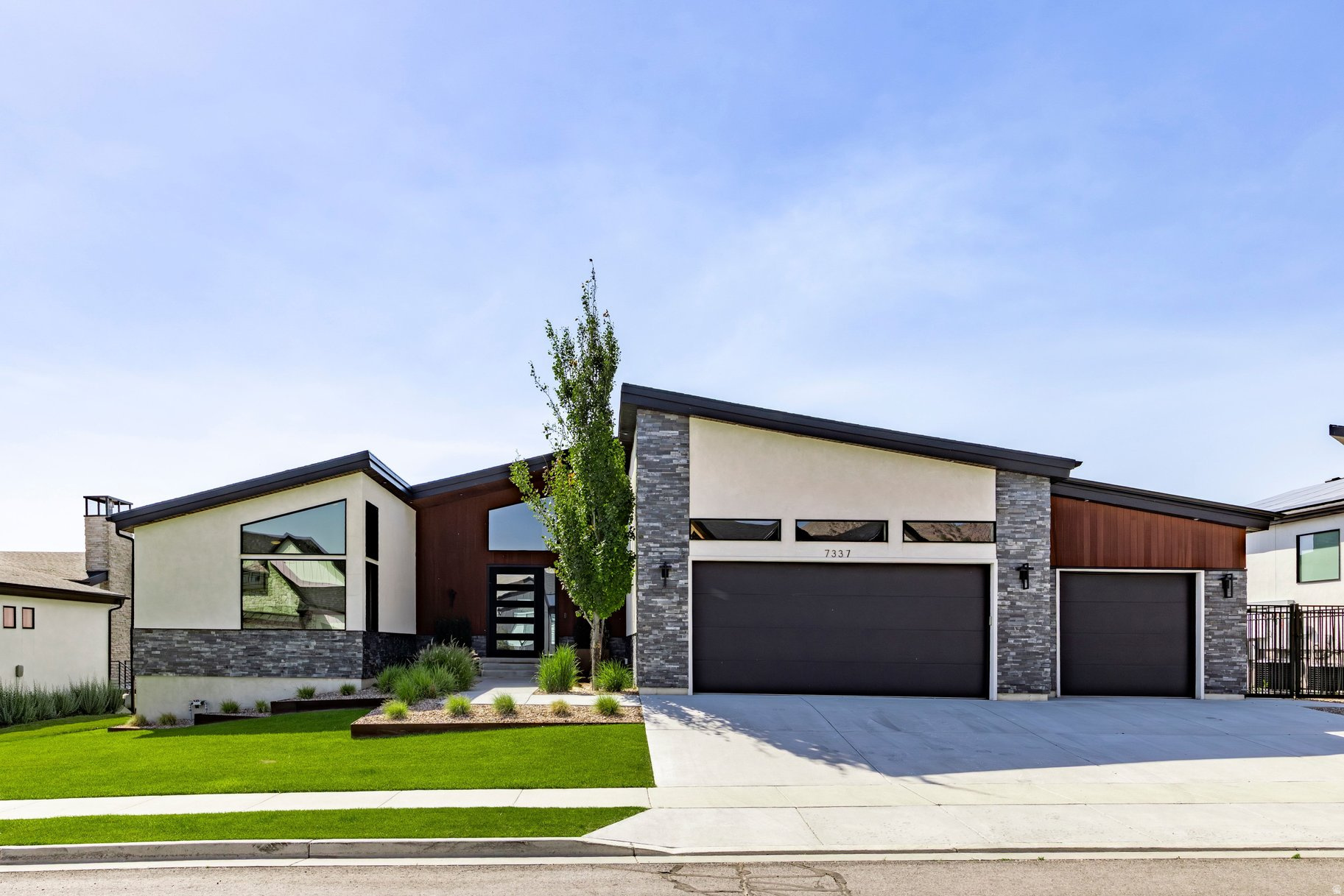 main property photo 60