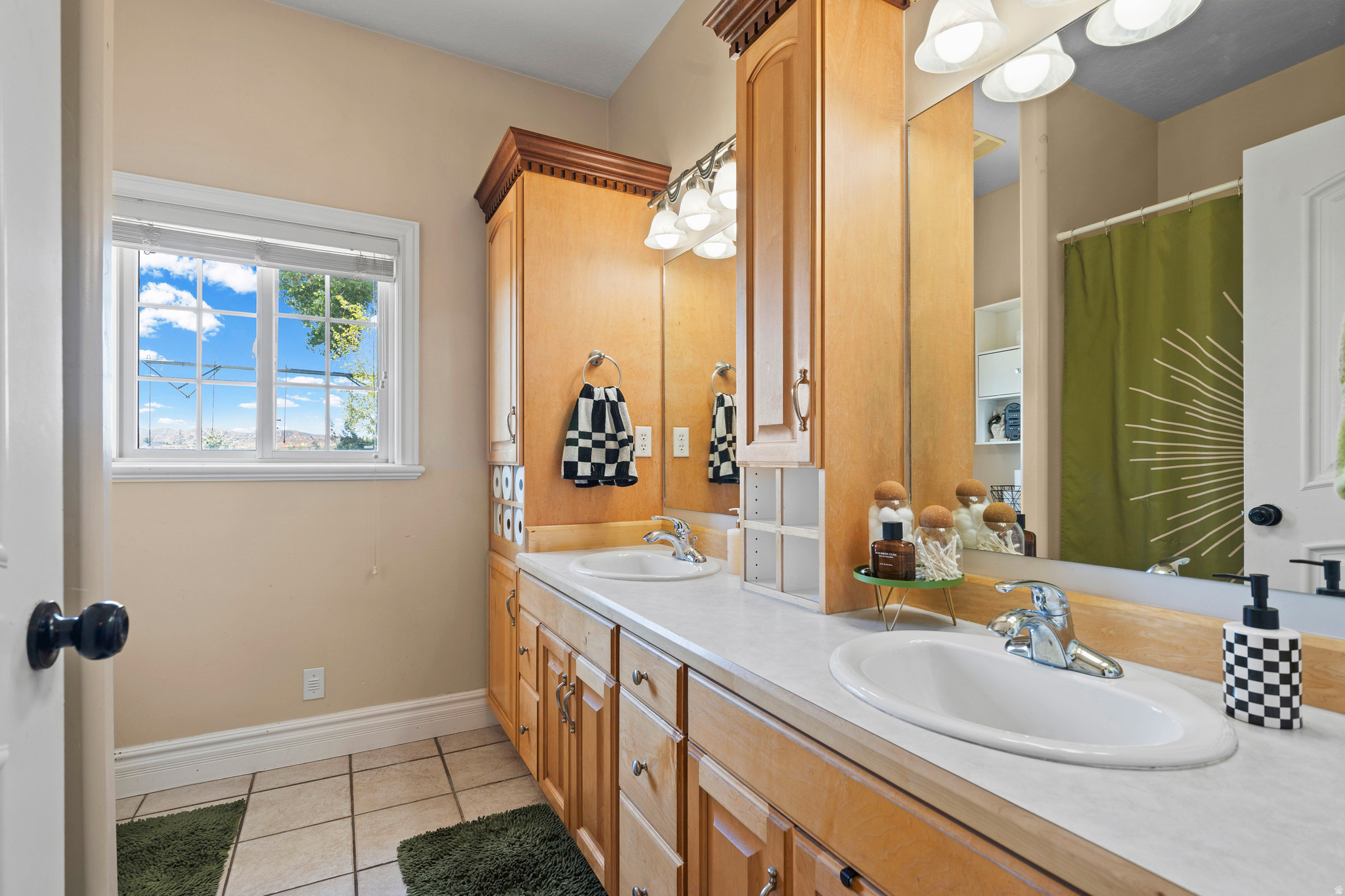 main property photo 25