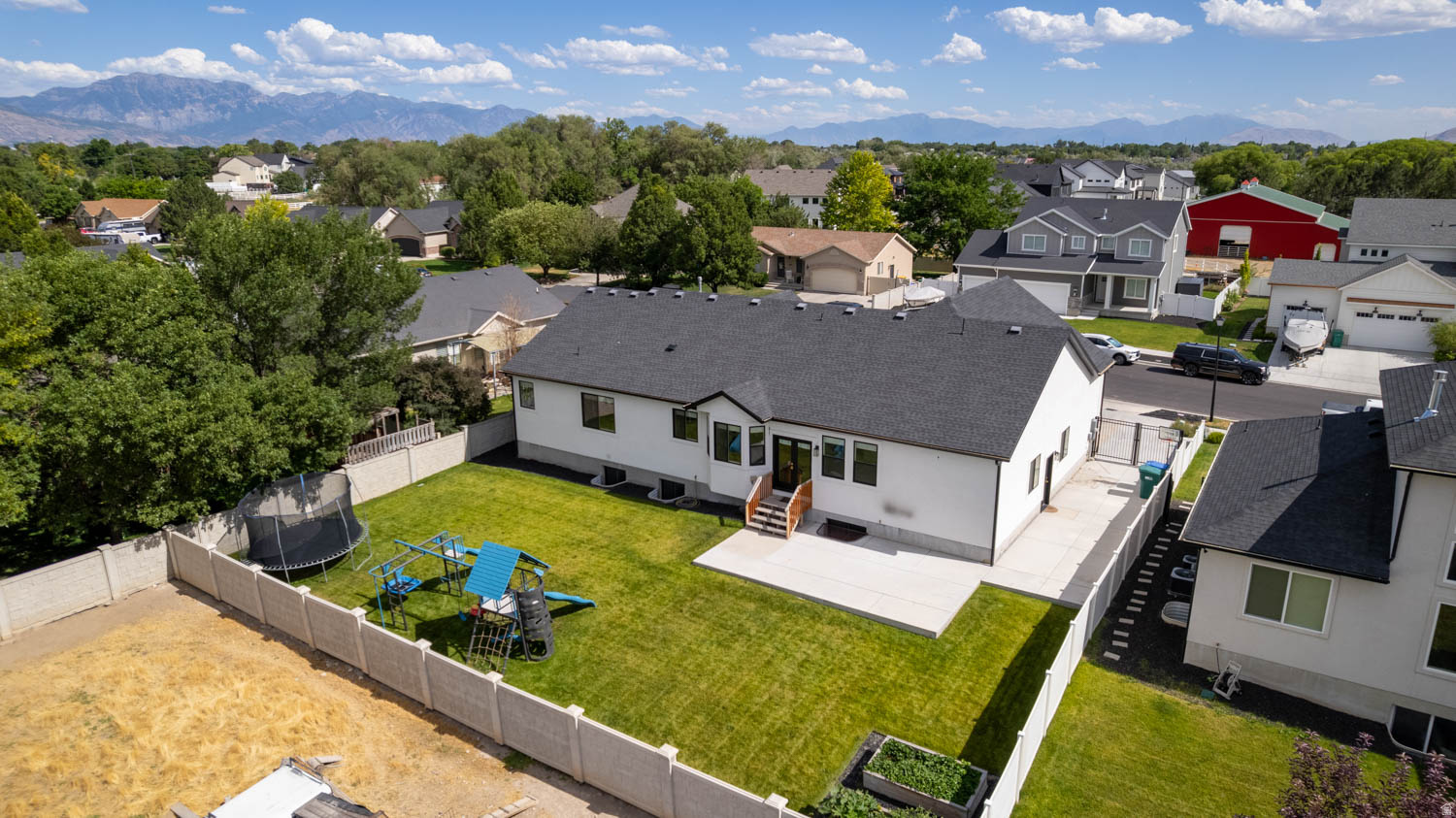 main property photo 46