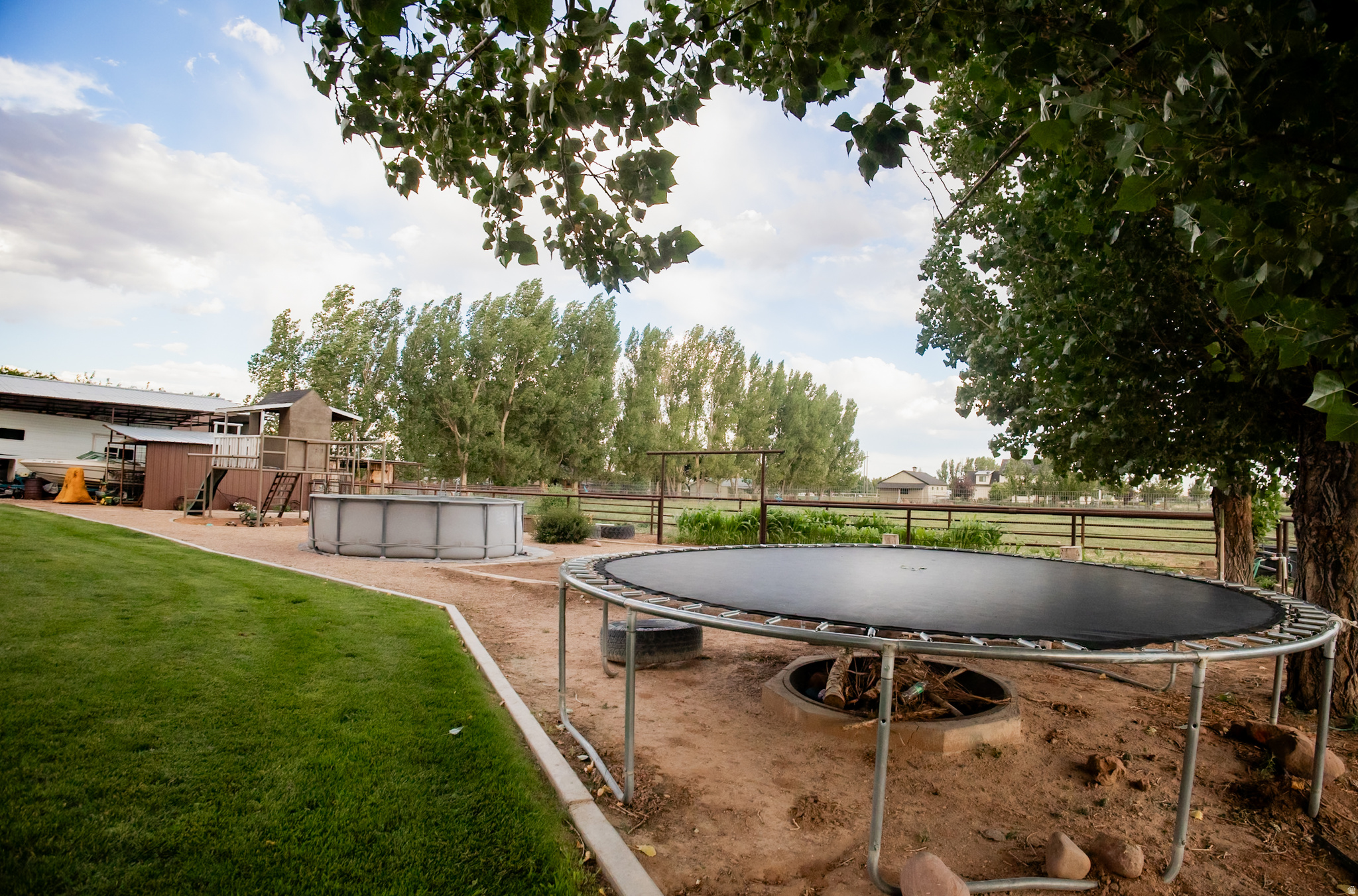 main property photo 16