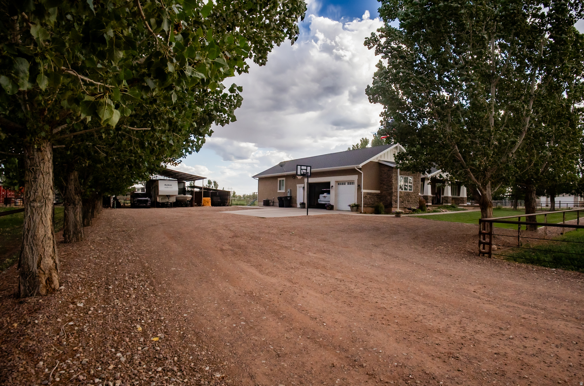 main property photo 6