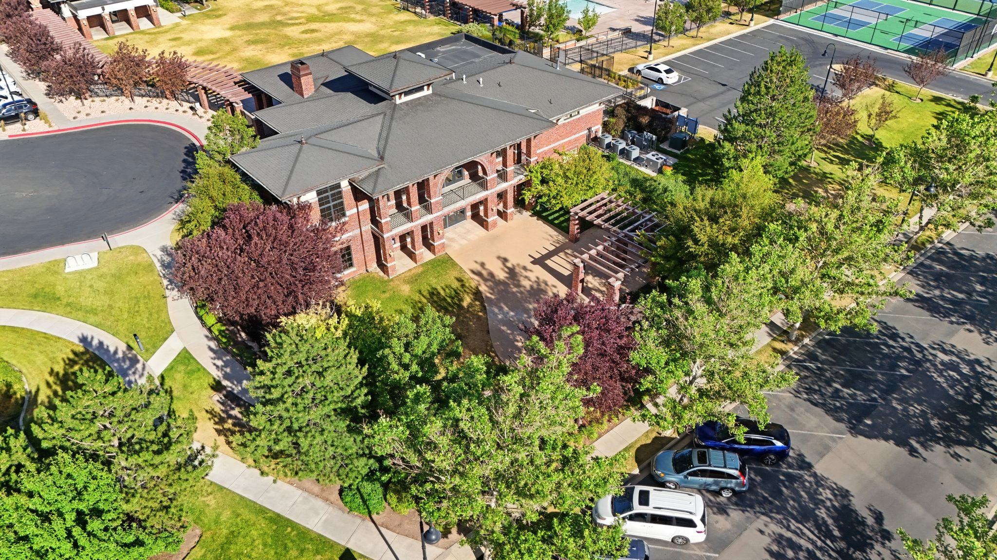 main property photo 25