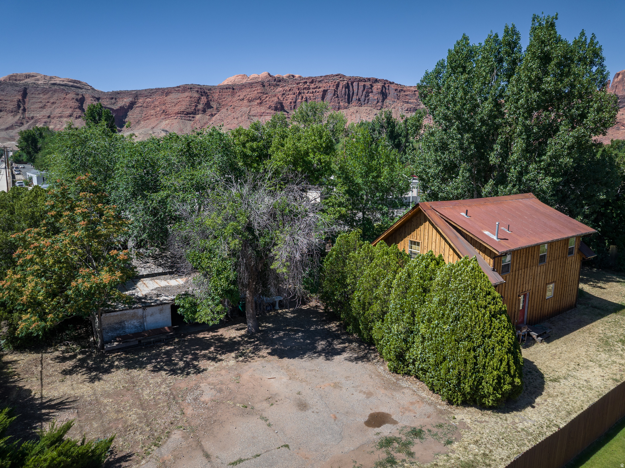 main property photo 32