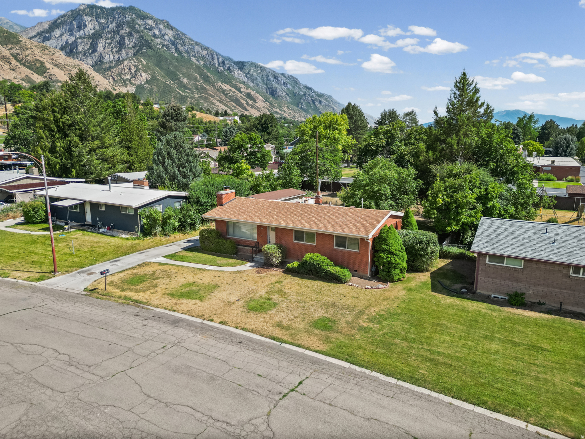 main property photo 30